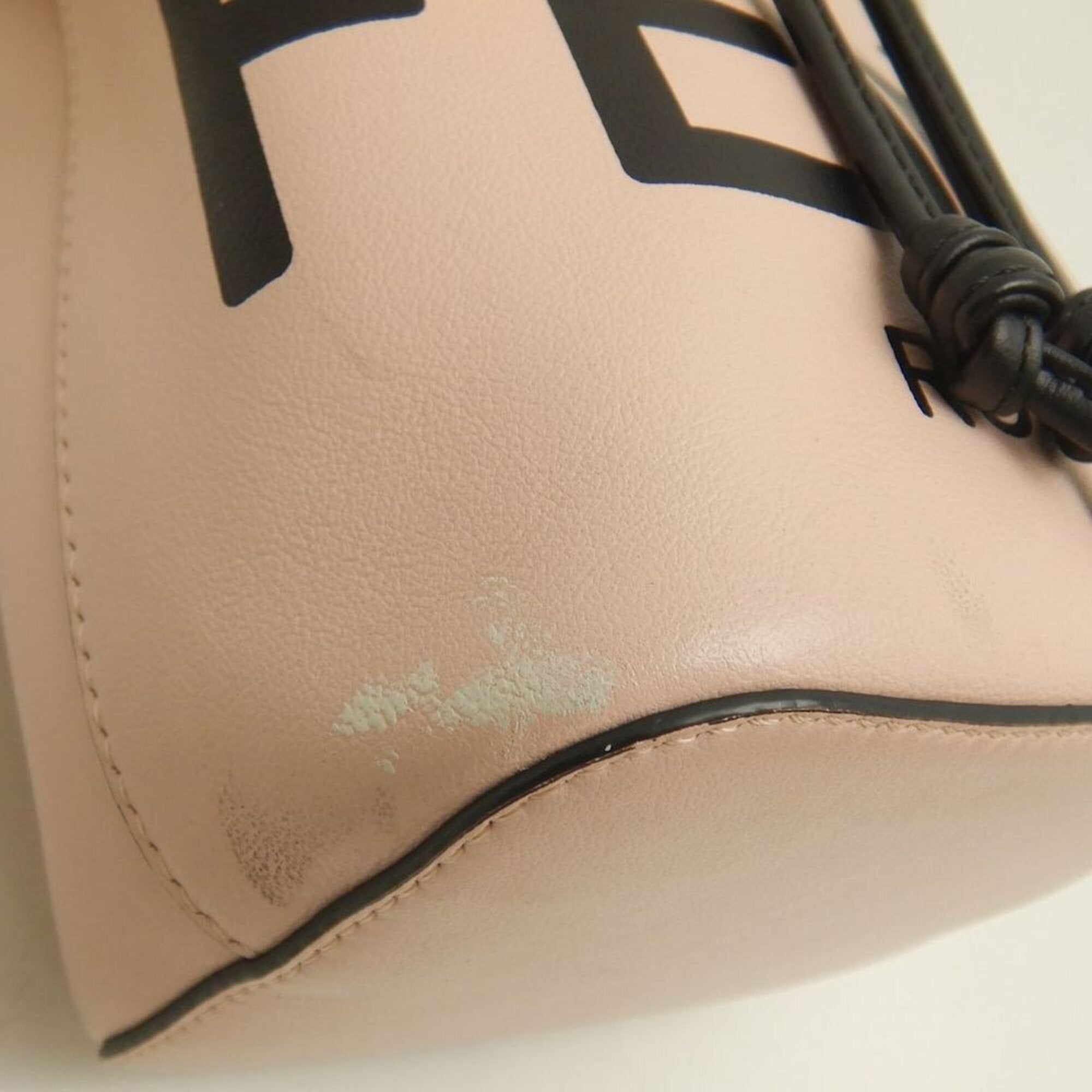 Fendi Black Pink Leather Shoulder Bag (Pre-Owned)