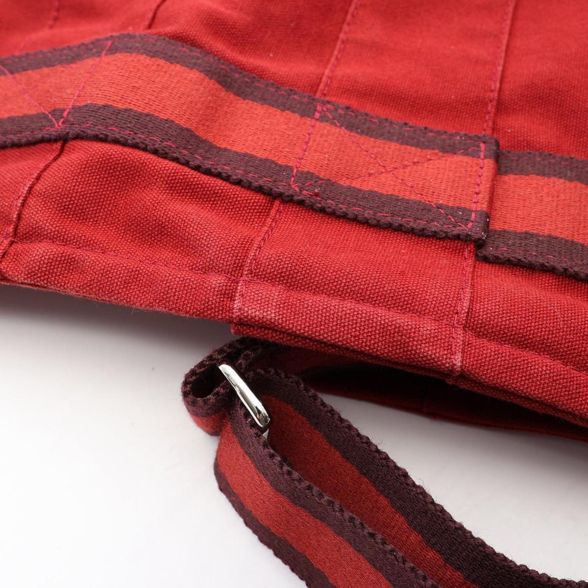 Hermes Bordeaux Canvas Handbag Shoulder Bag (Pre-Owned)