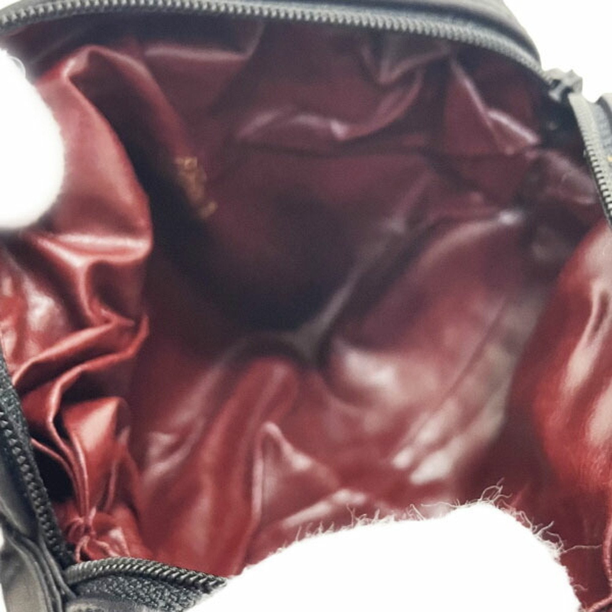 Gucci Black Leather Pouch (Pre-Owned)
