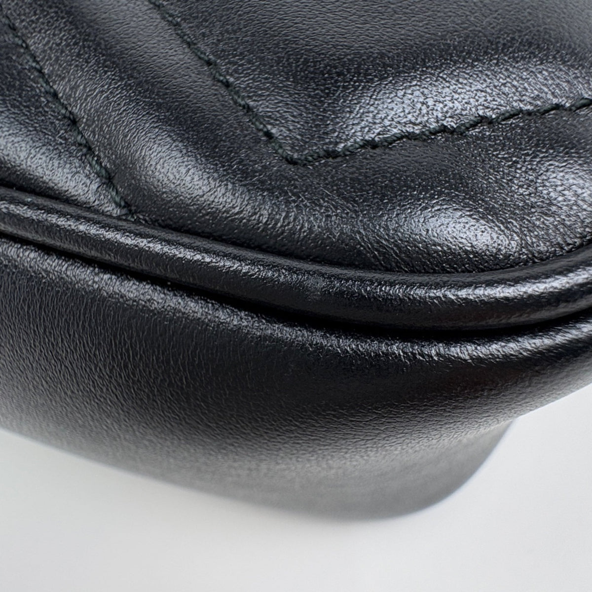 Gucci Gg Marmont Black Leather Shoulder Bag (Pre-Owned)