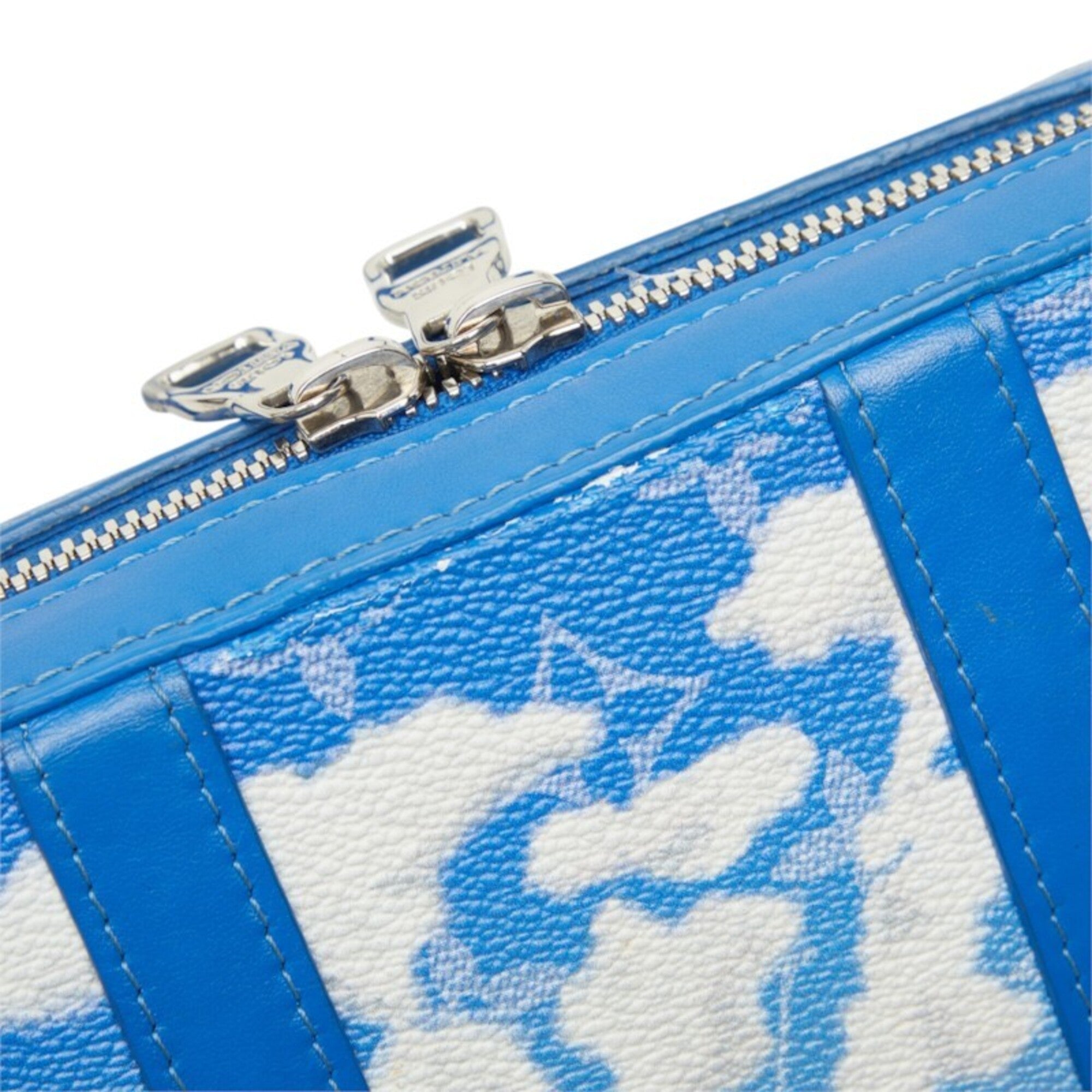 Louis Vuitton Blue Pvc Leather Shoulder Bag (Pre-Owned)