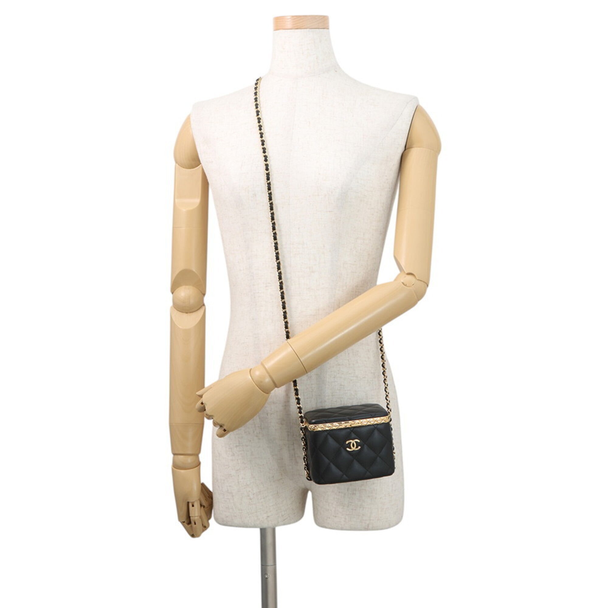 Chanel Black Handbag Shoulder Bag (Pre-Owned)