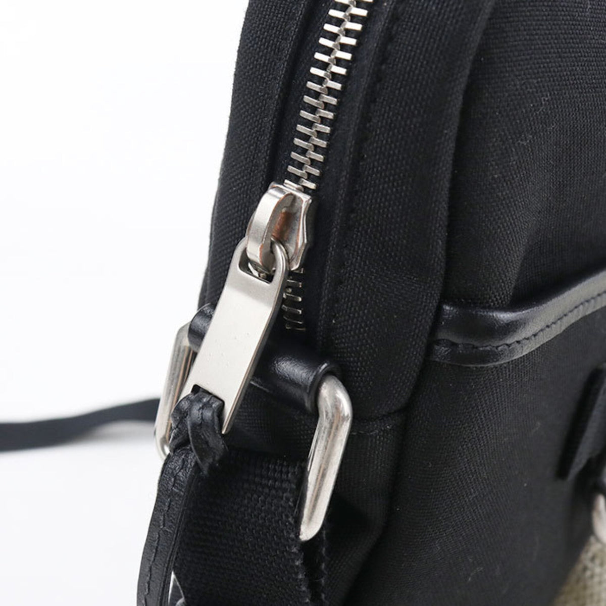 Saint Laurent Black Canvas Shoulder Bag (Pre-Owned)