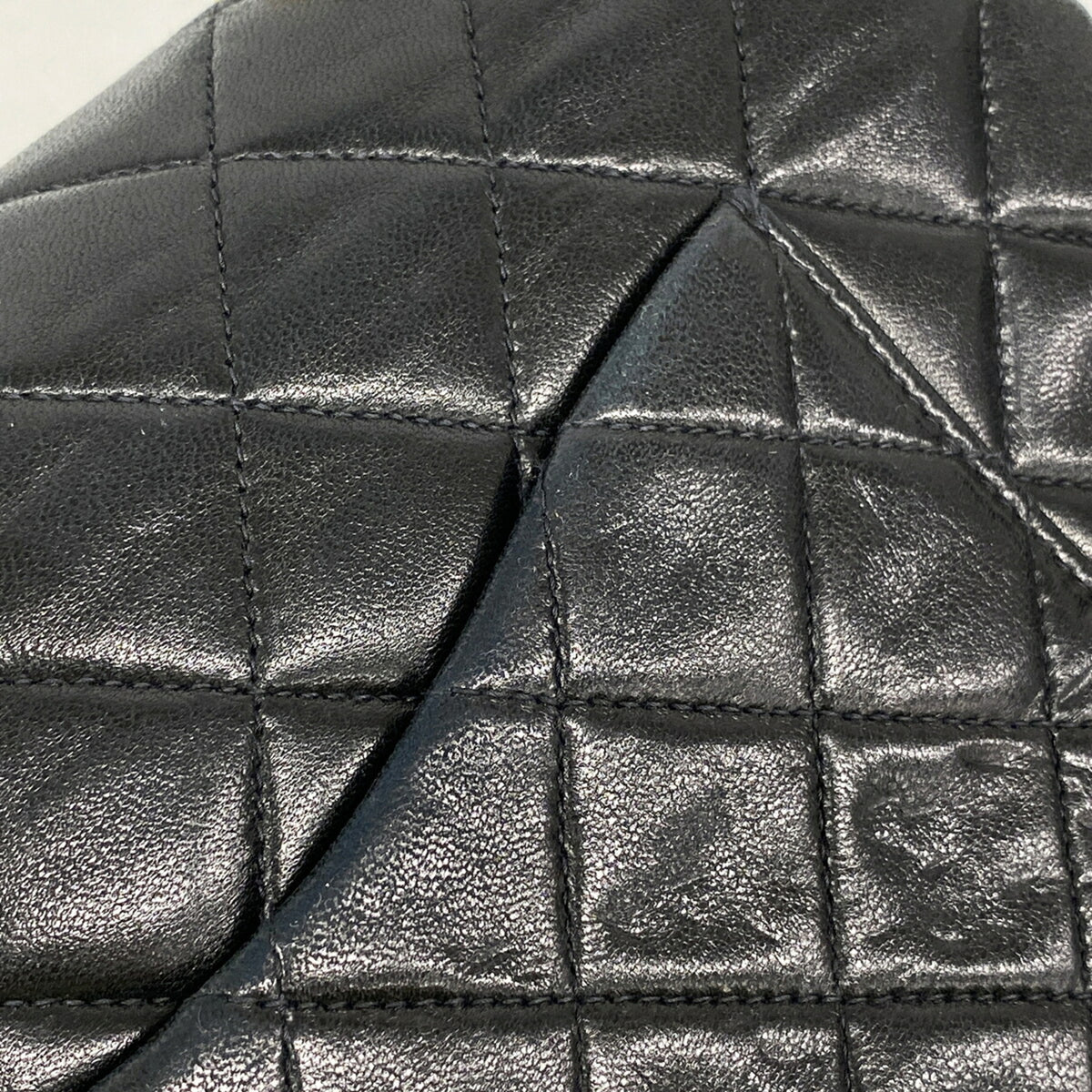 Chanel Black Leather Shoulder Bag (Pre-Owned)