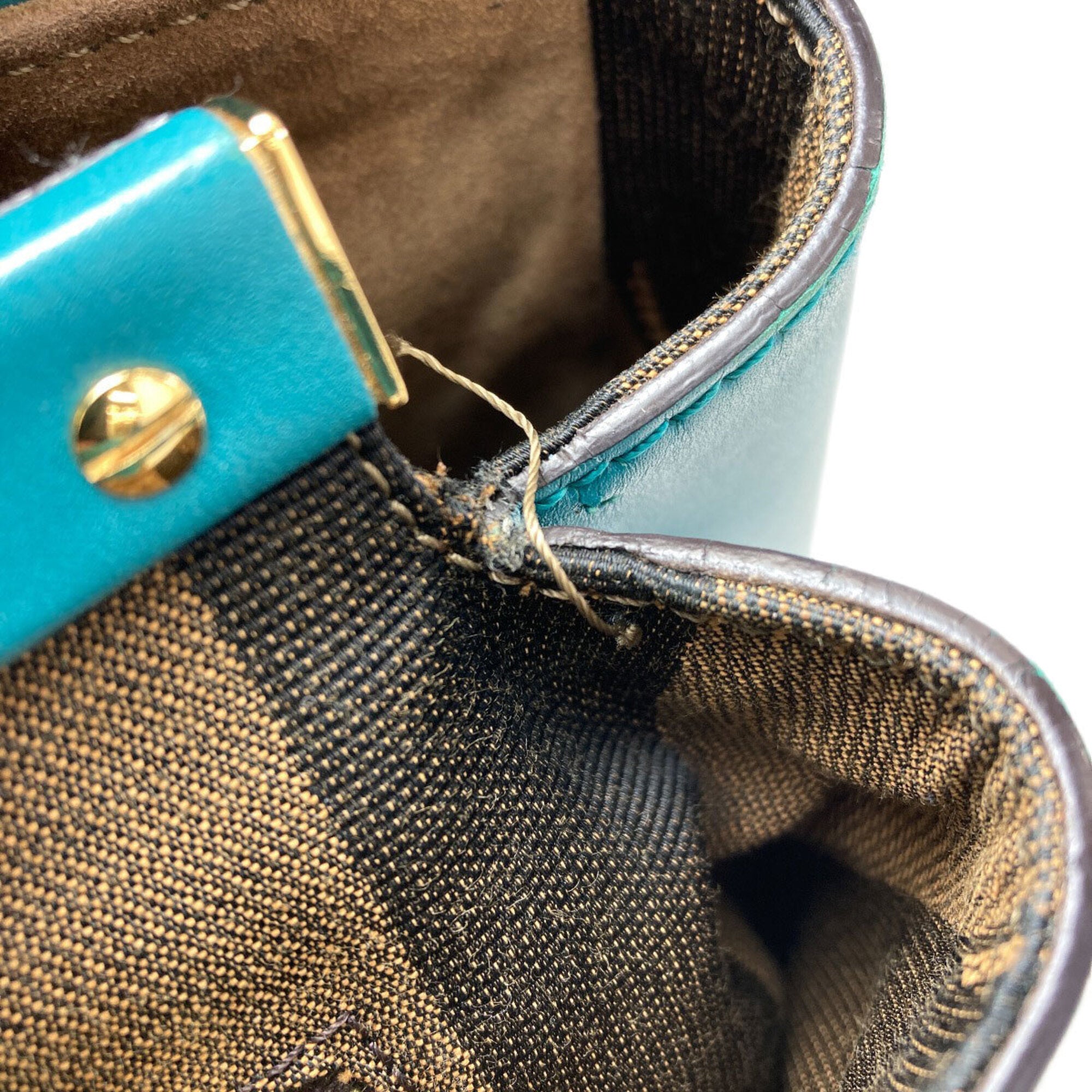 Fendi Turquoise Leather Handbag (Pre-Owned)