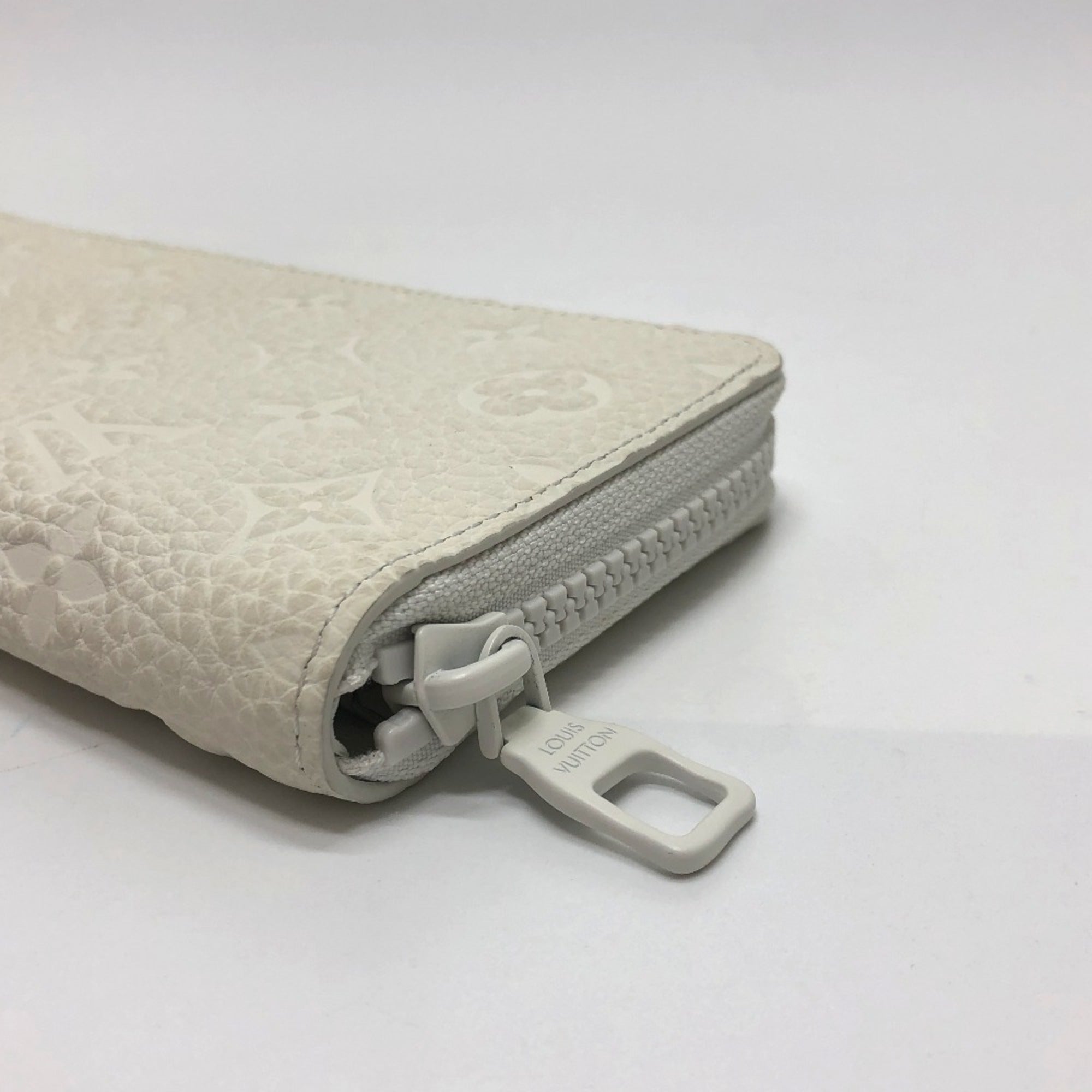 Louis Vuitton Monogram White Long Wallet (Bi-Fold) (Pre-Owned)