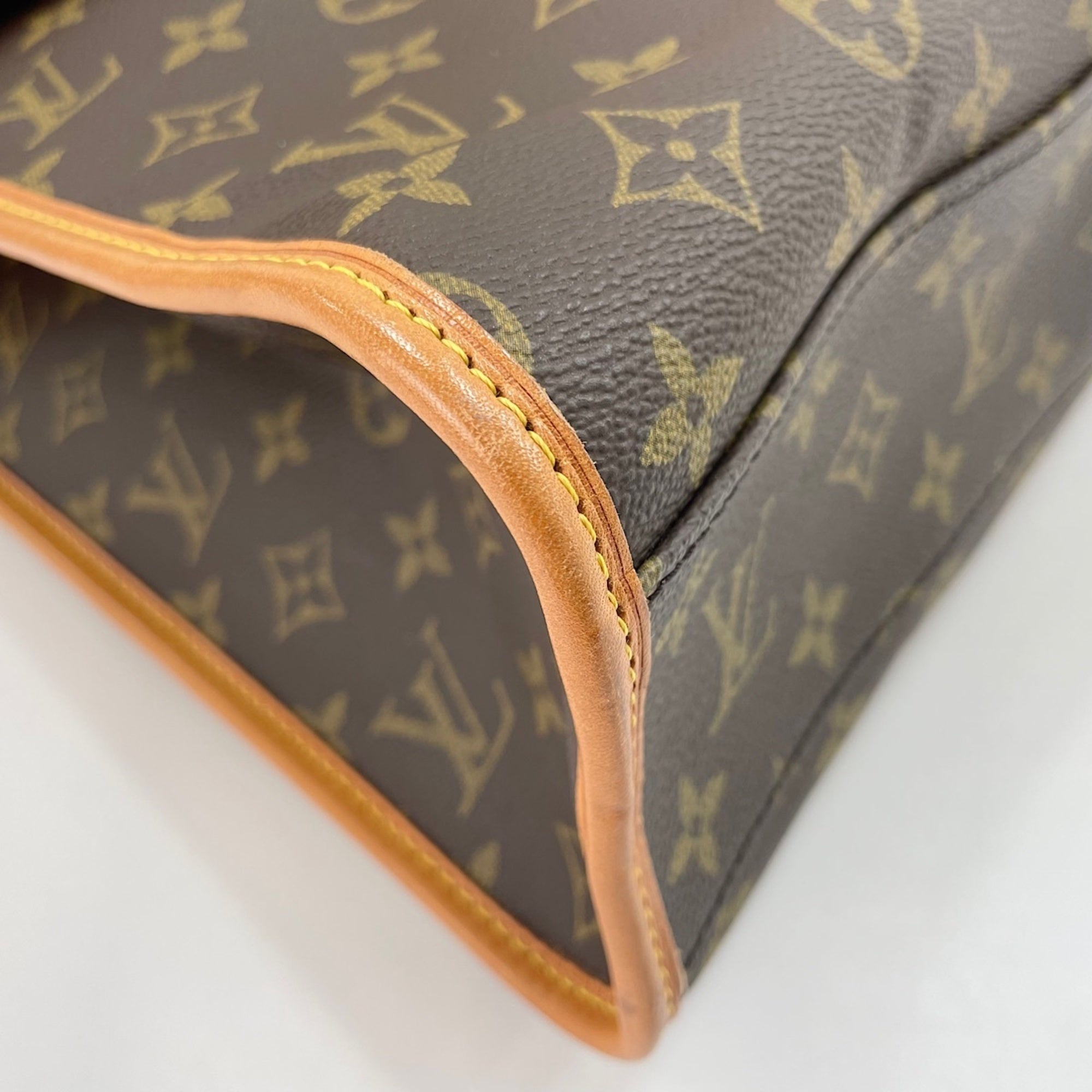 Louis Vuitton Brown Handbag (Pre-Owned)