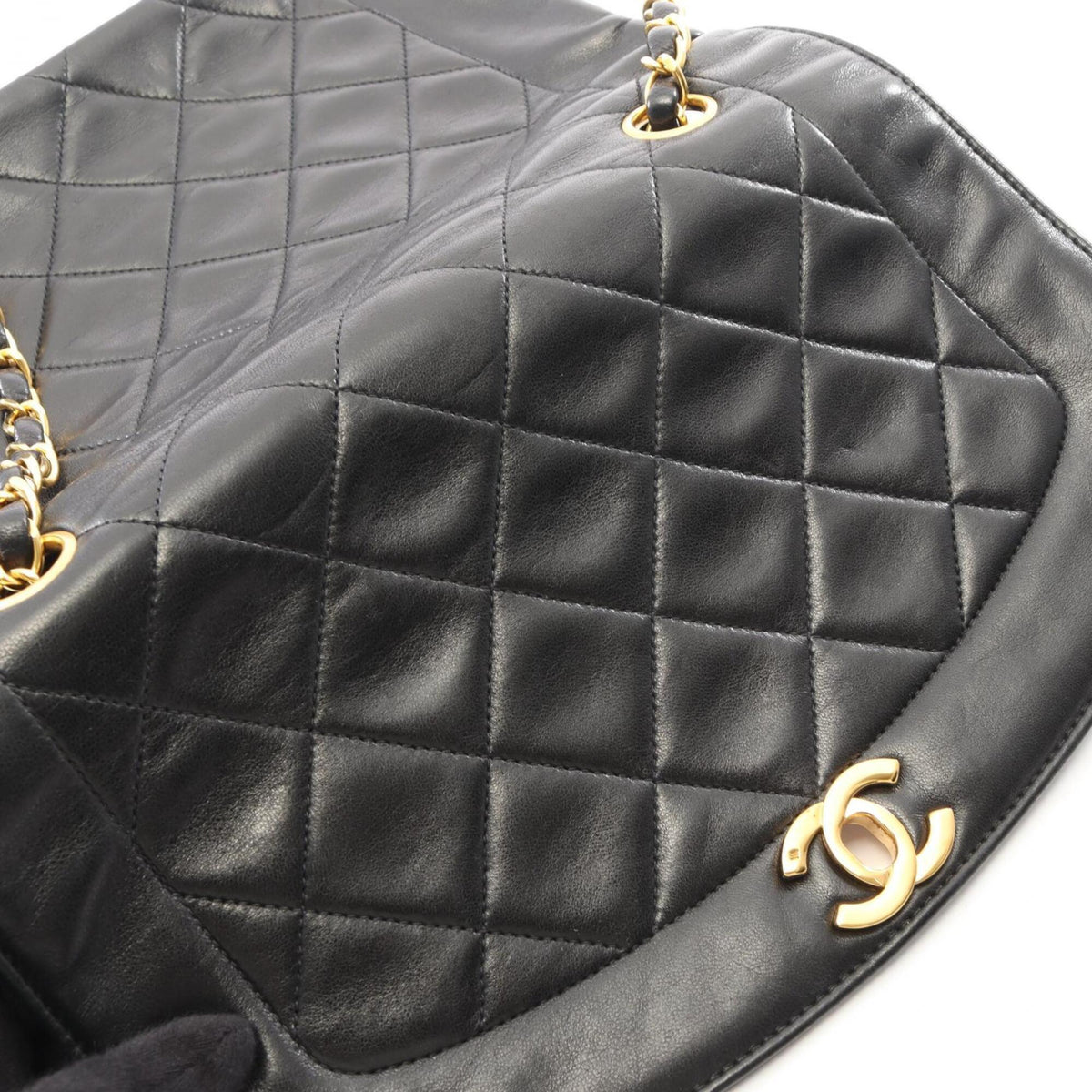 Chanel Black Leather Handbag Shoulder Bag (Pre-Owned)