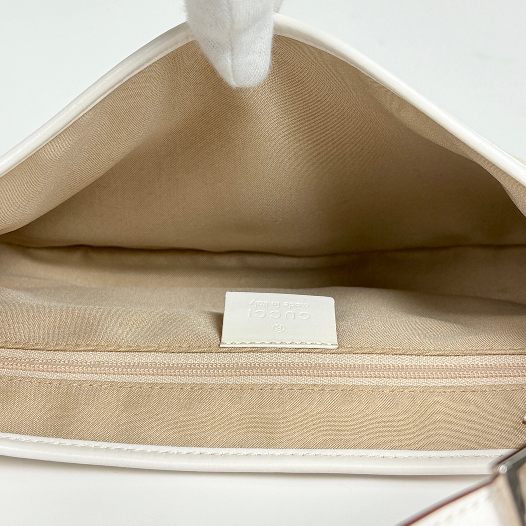 Gucci White Gg Canvas Leather Shoulder Bag (Pre-Owned)