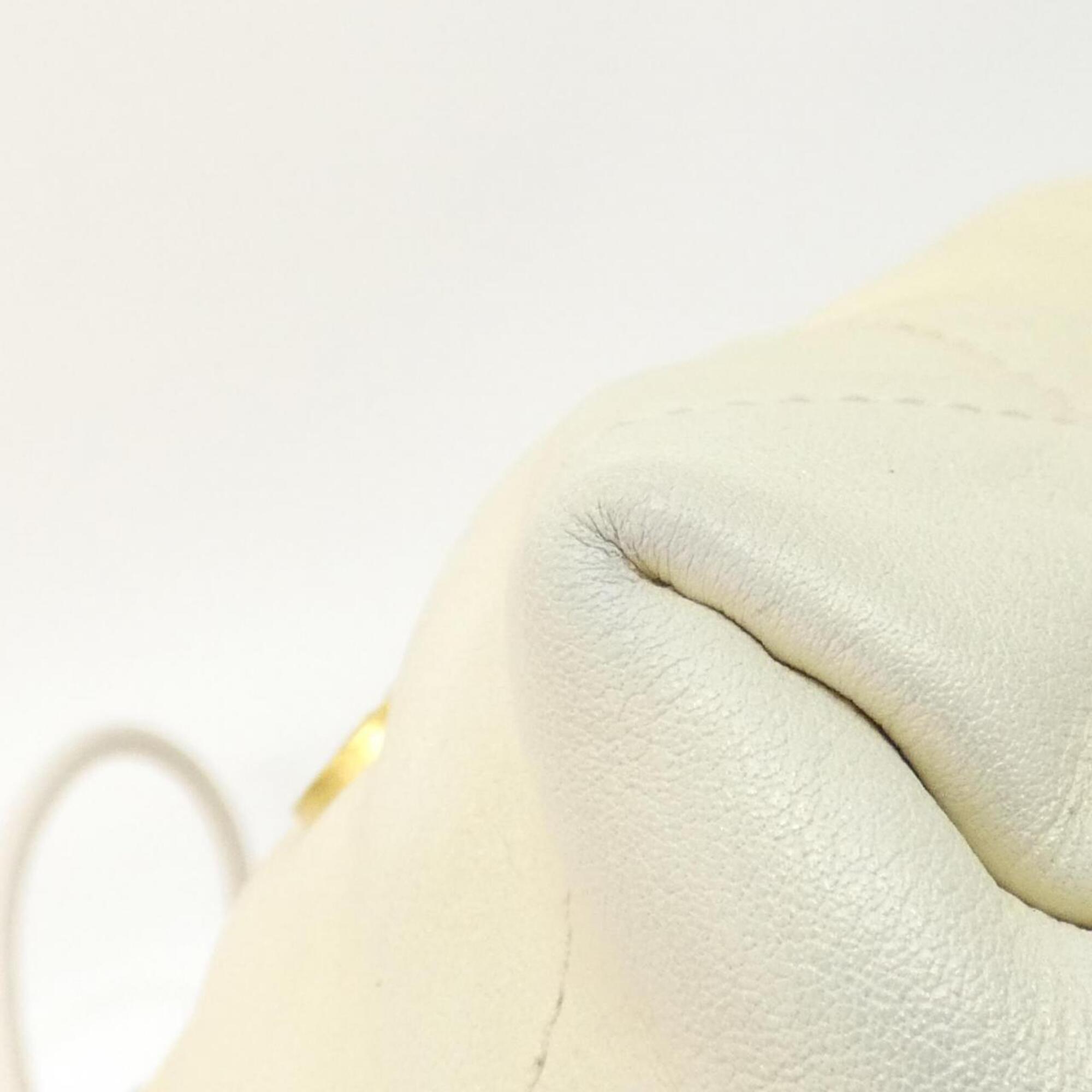 Chanel White Handbag (Pre-Owned)