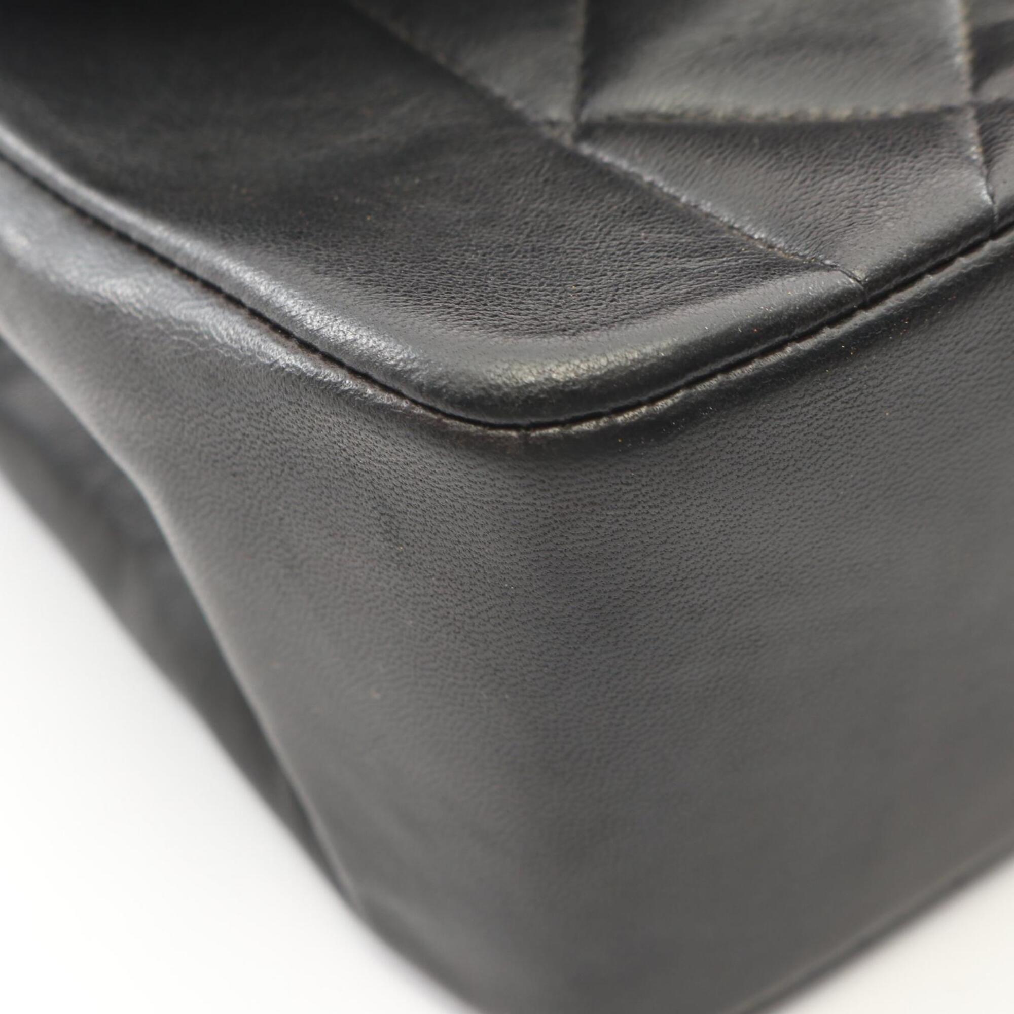 Chanel Matelasse Black Leather Handbag Shoulder Bag (Pre-Owned)