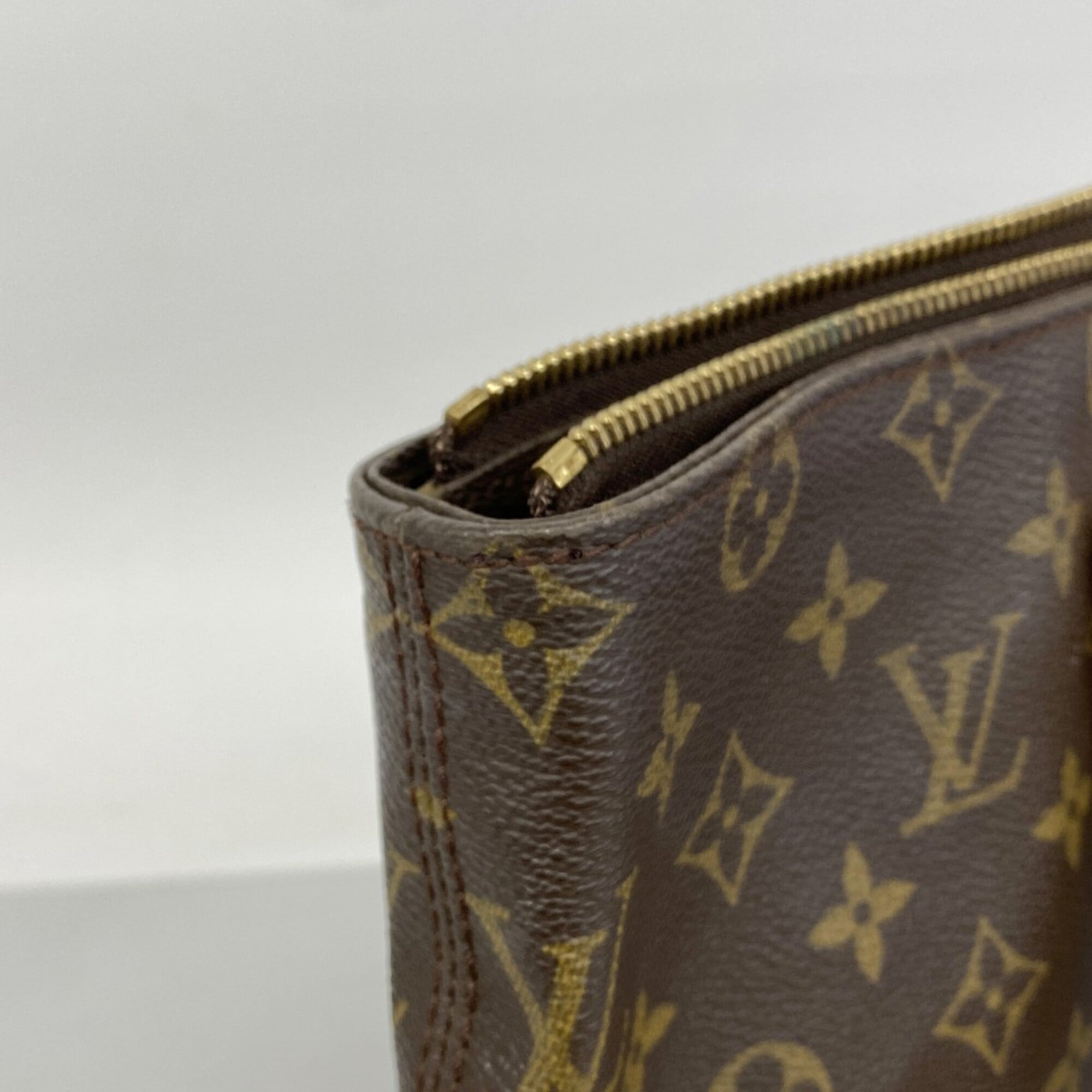 Louis Vuitton Brown Tote Bag (Pre-Owned)