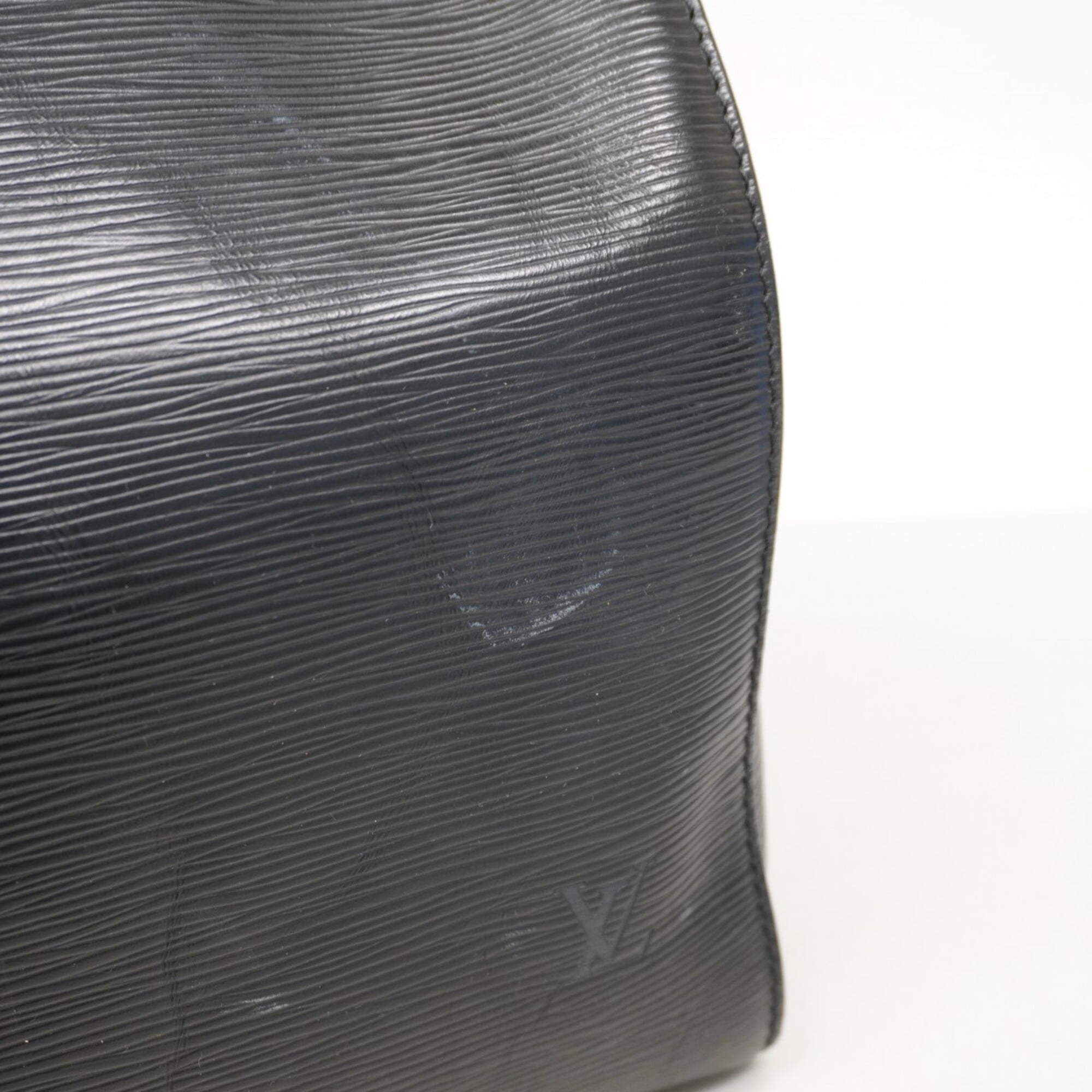 Louis Vuitton Noir Handbag (Pre-Owned)