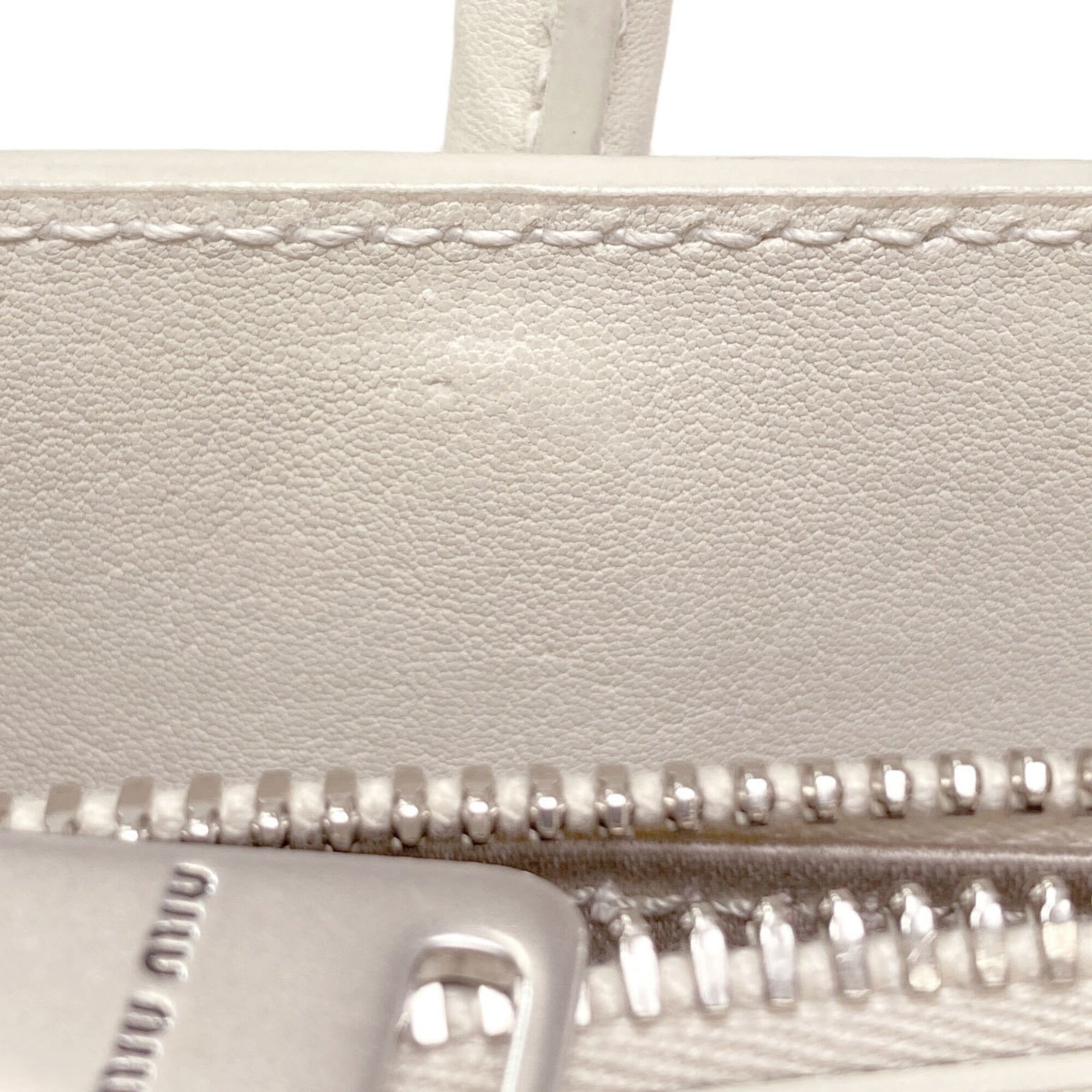 Miu Miu White Leather Handbag (Pre-Owned)