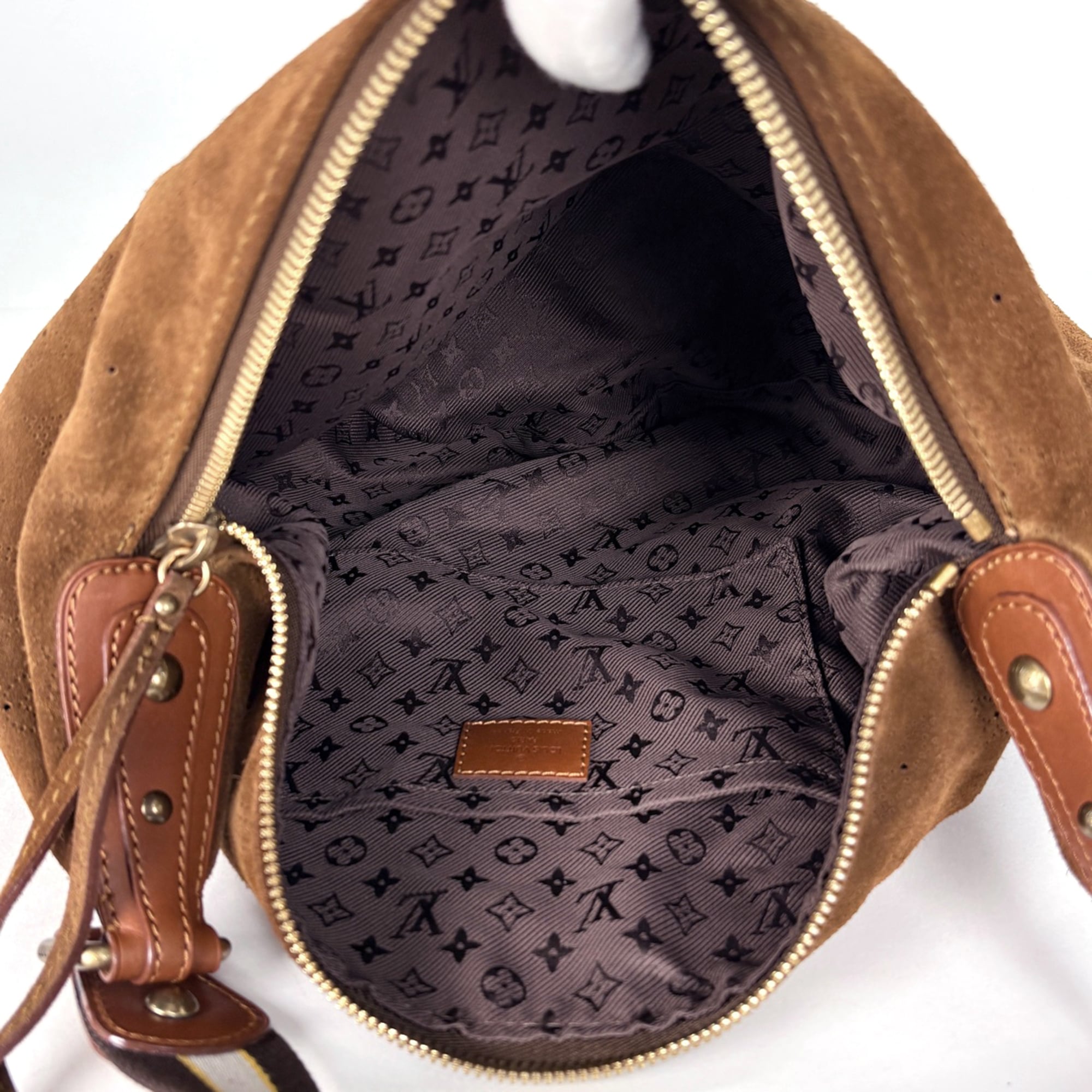 Louis Vuitton Cacao Suede Shoulder Bag (Pre-Owned)