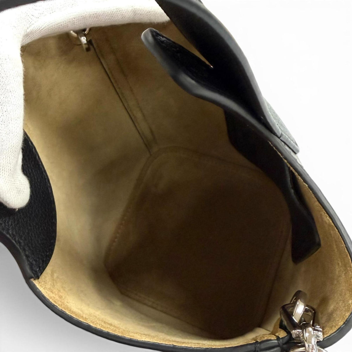 Loewe Black Shoulder Bag (Pre-Owned)