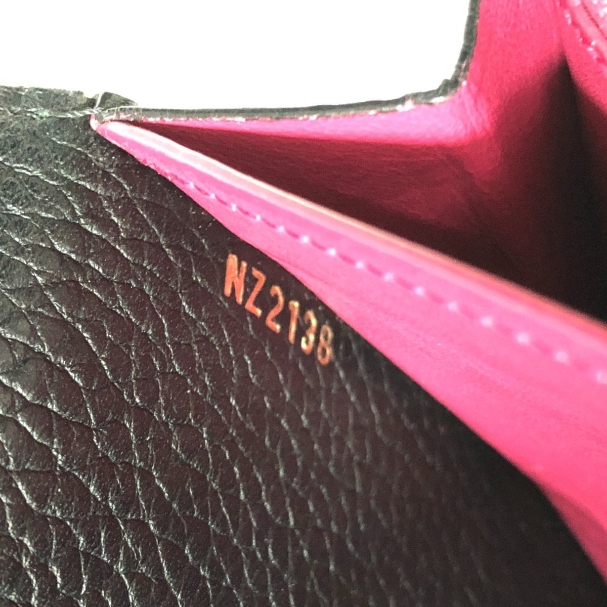 Louis Vuitton Black Leather Long Wallet (Bi-Fold) (Pre-Owned)
