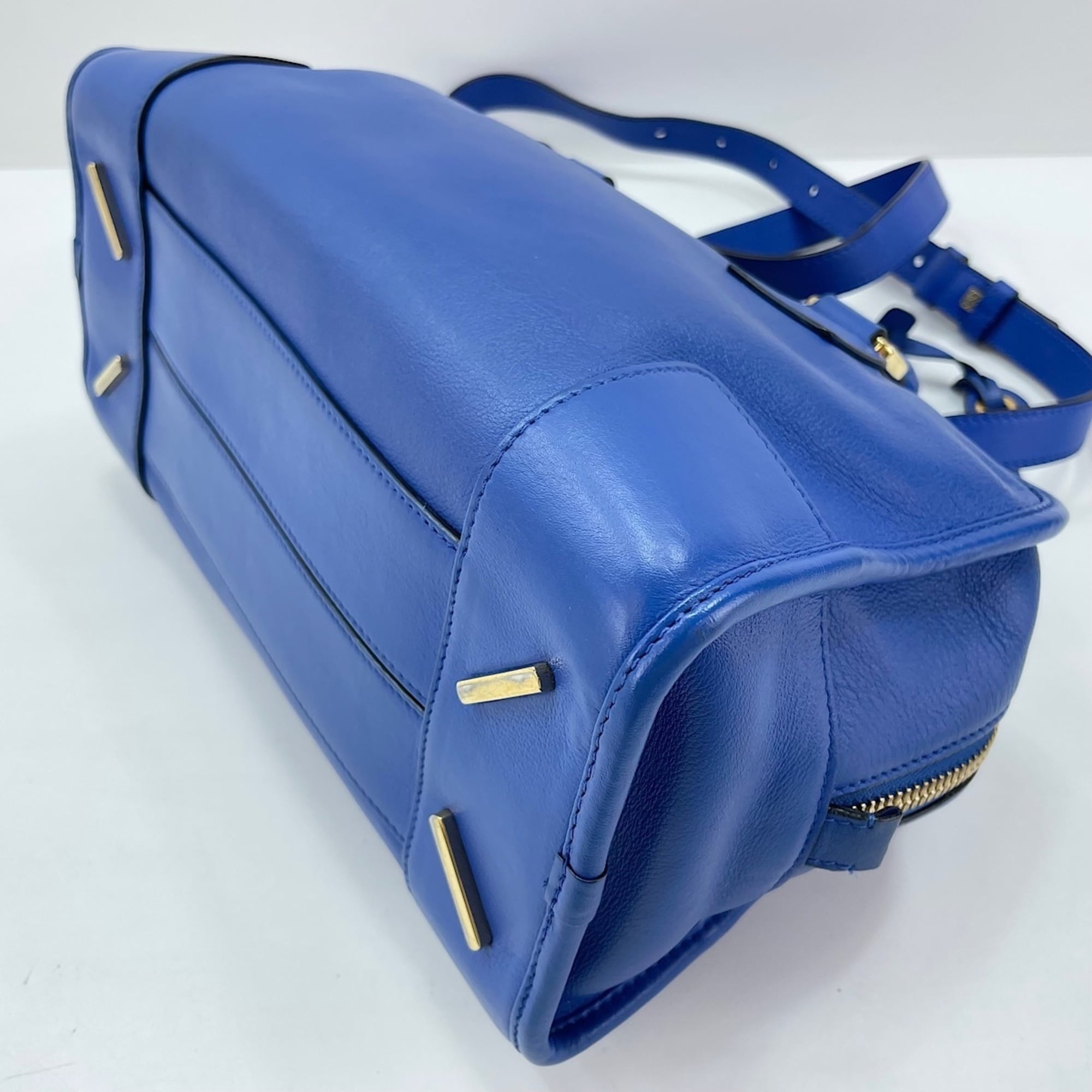 Loewe Blue Handbag (Pre-Owned)