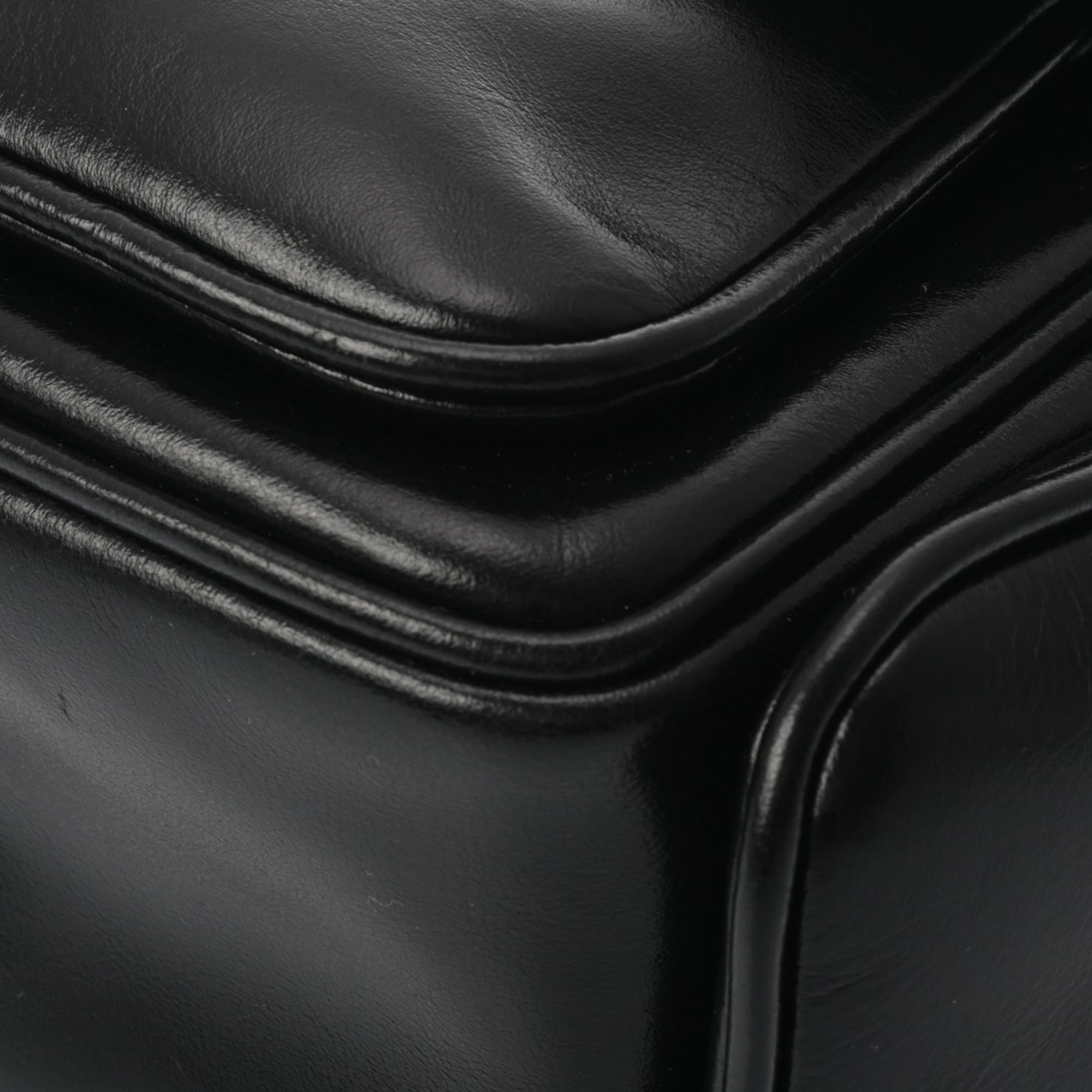 Louis Vuitton Black Leather Shoulder Bag (Pre-Owned)