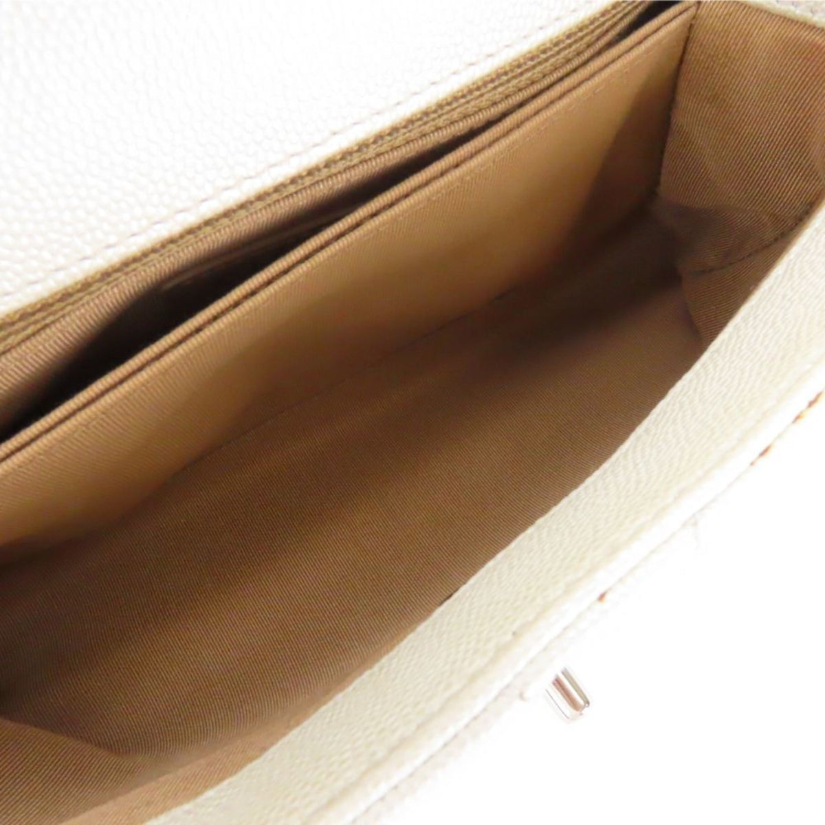 Chanel Pearl White Grained Calfskin Handbag (Pre-Owned)