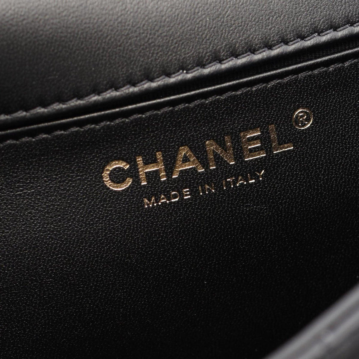Chanel Black Leather Shoulder Bag (Pre-Owned)