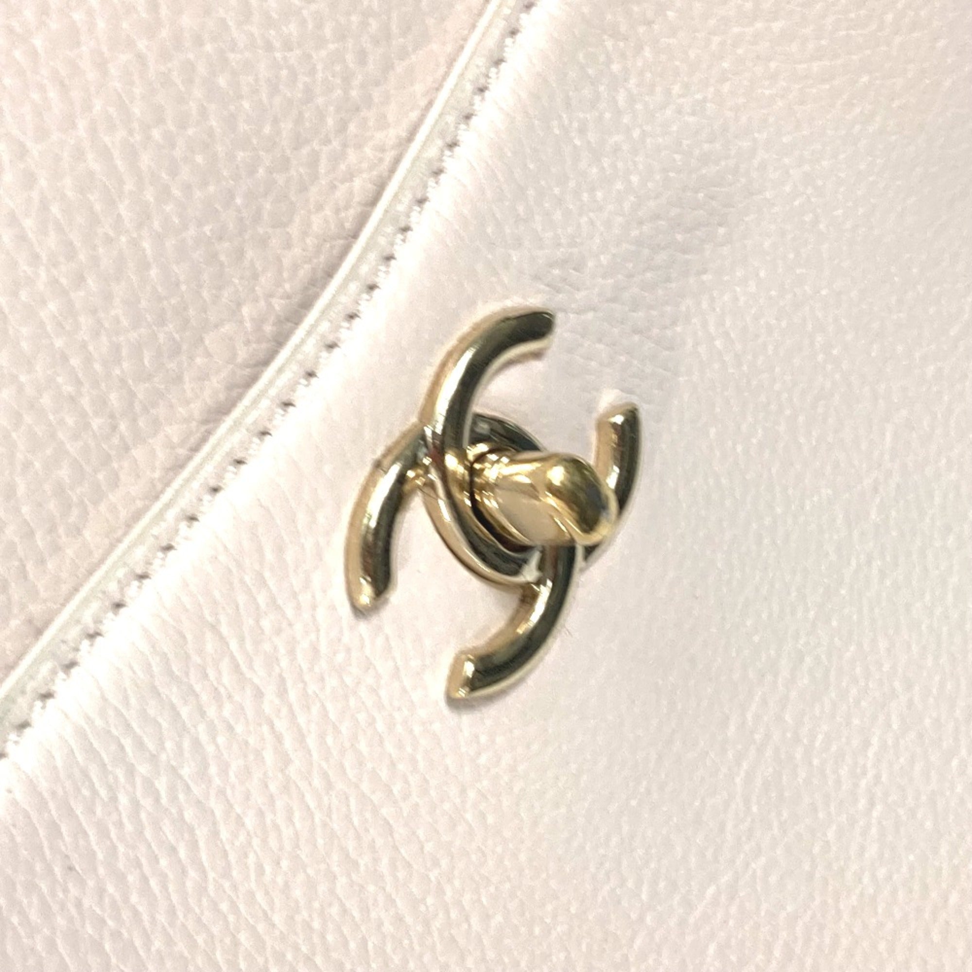 Chanel Beige Leather Handbag (Pre-Owned)