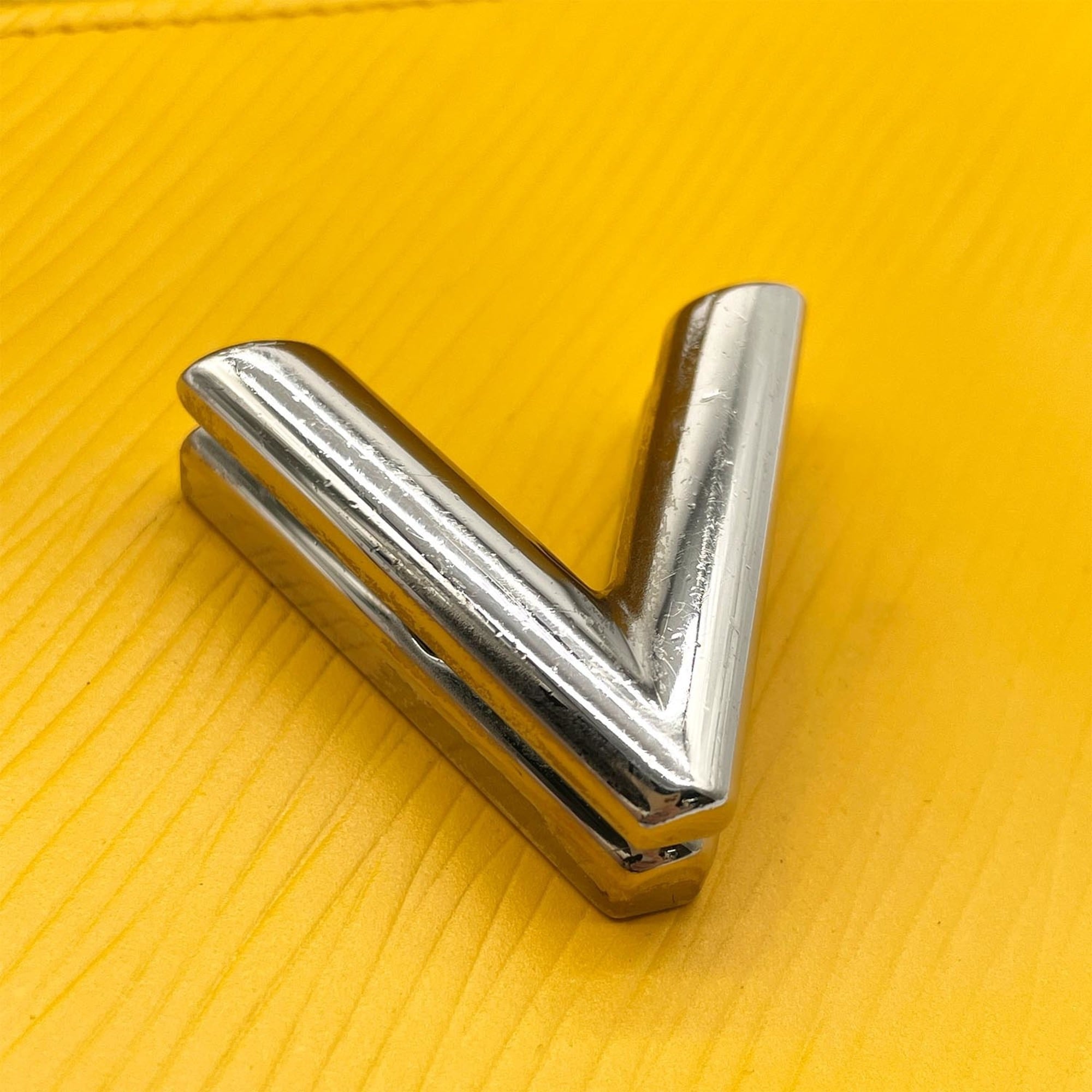 Louis Vuitton Yellow Epi Leather Shoulder Bag (Pre-Owned)