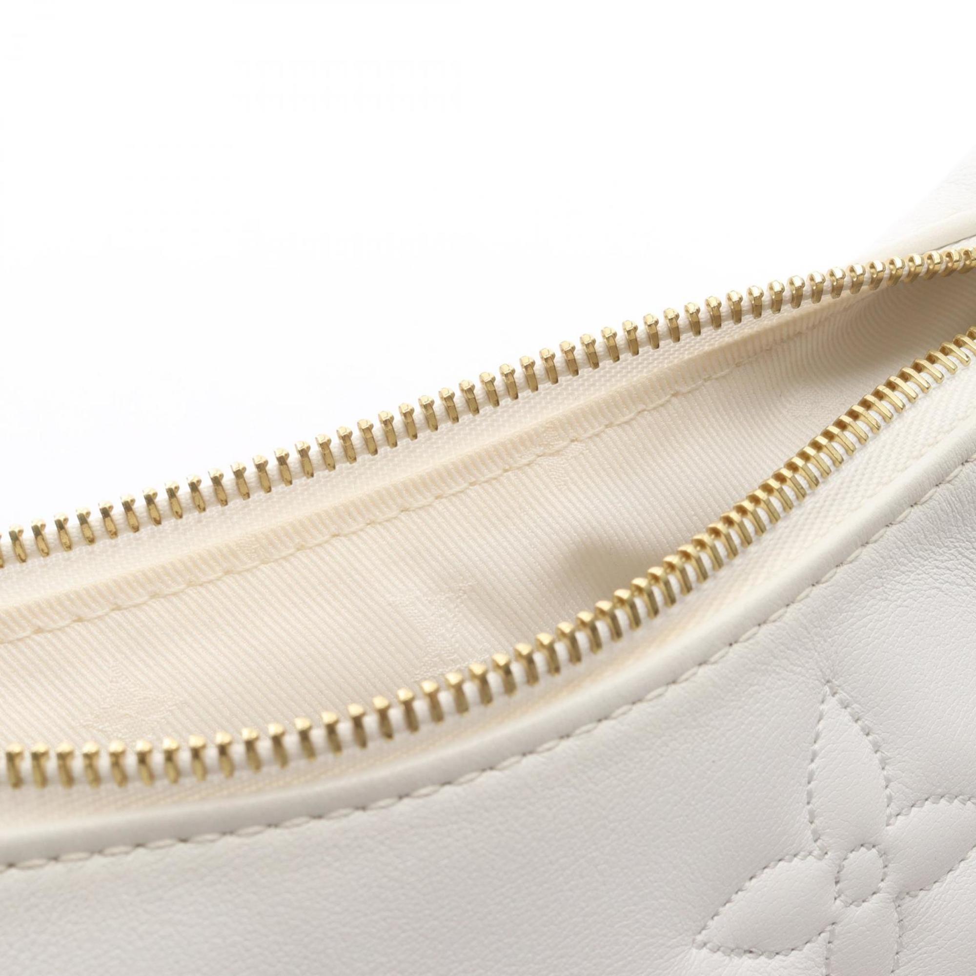 Louis Vuitton White Leather Handbag (Pre-Owned)