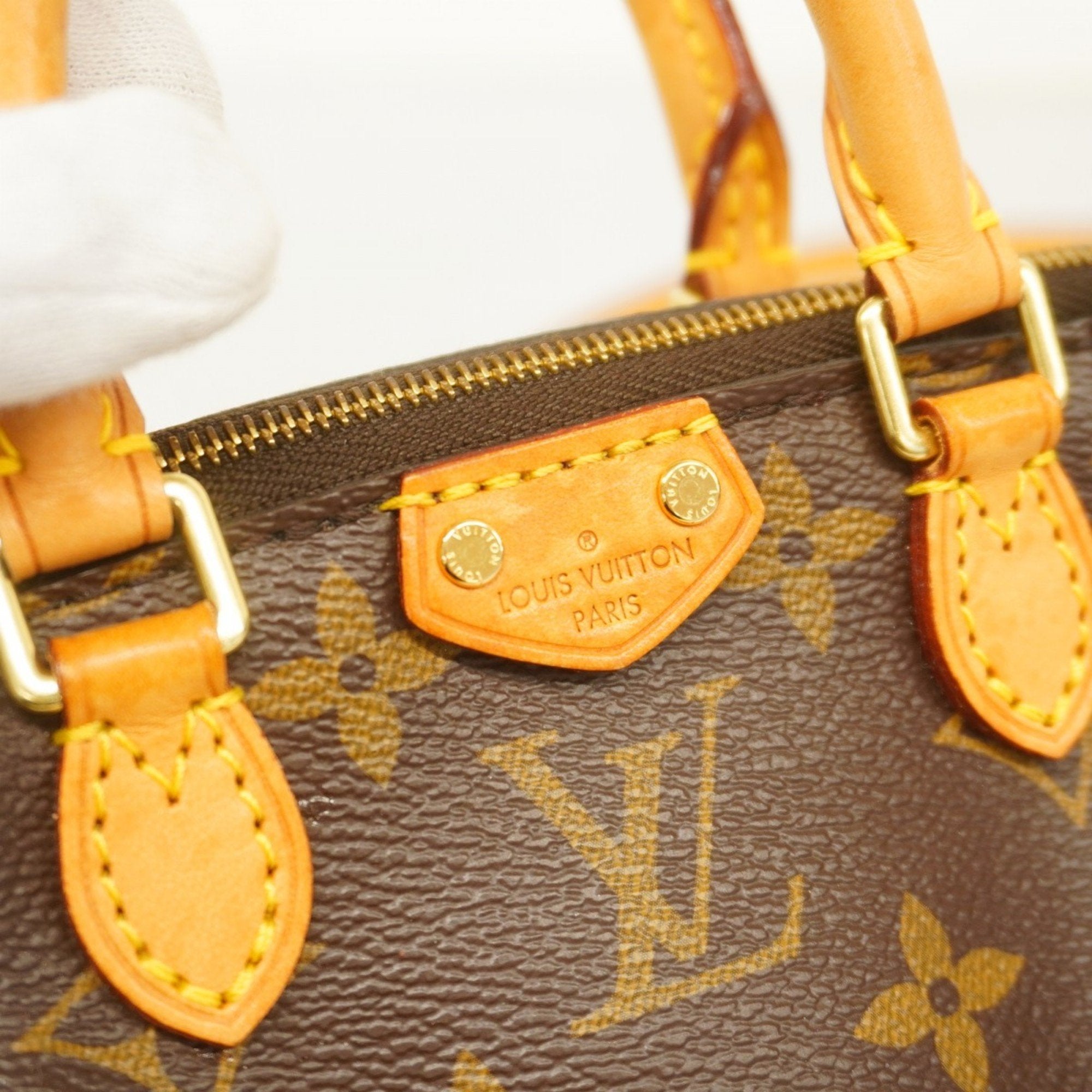 Louis Vuitton Brown Shoulder Bag (Pre-Owned)