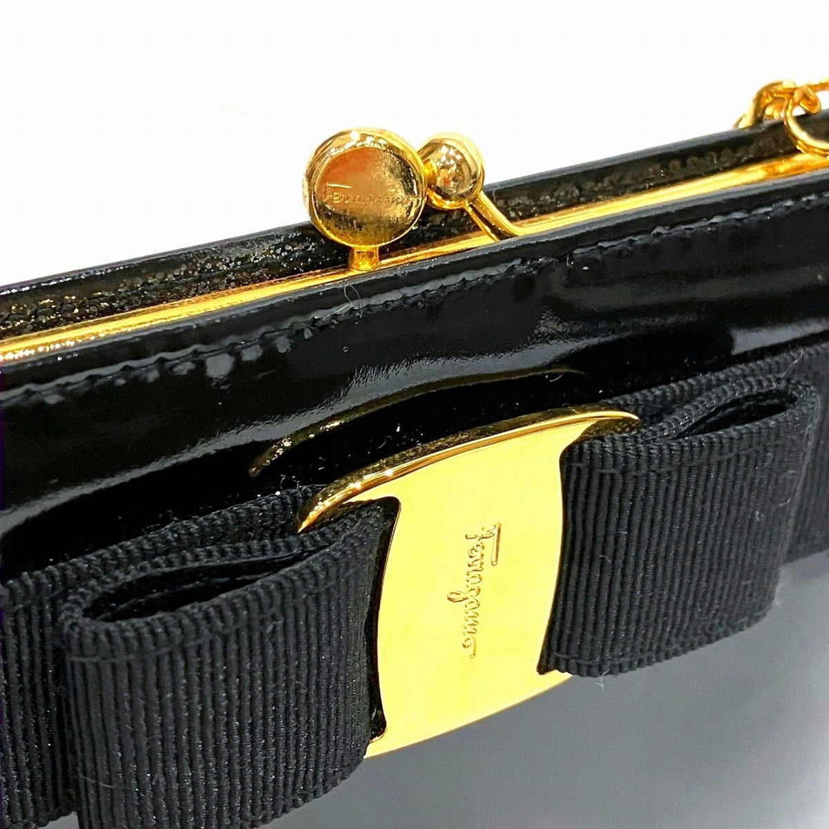 Salvatore Ferragamo Vara Black Patent Leather Shoulder Bag (Pre-Owned)