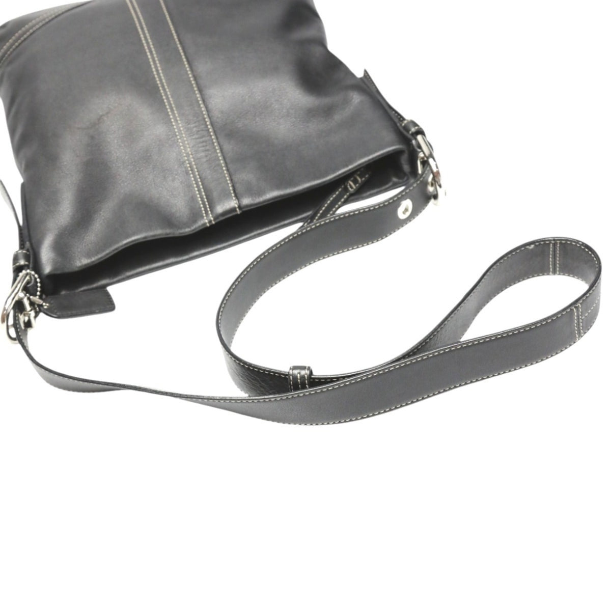Coach Black Leather Shoulder Bag (Pre-Owned)