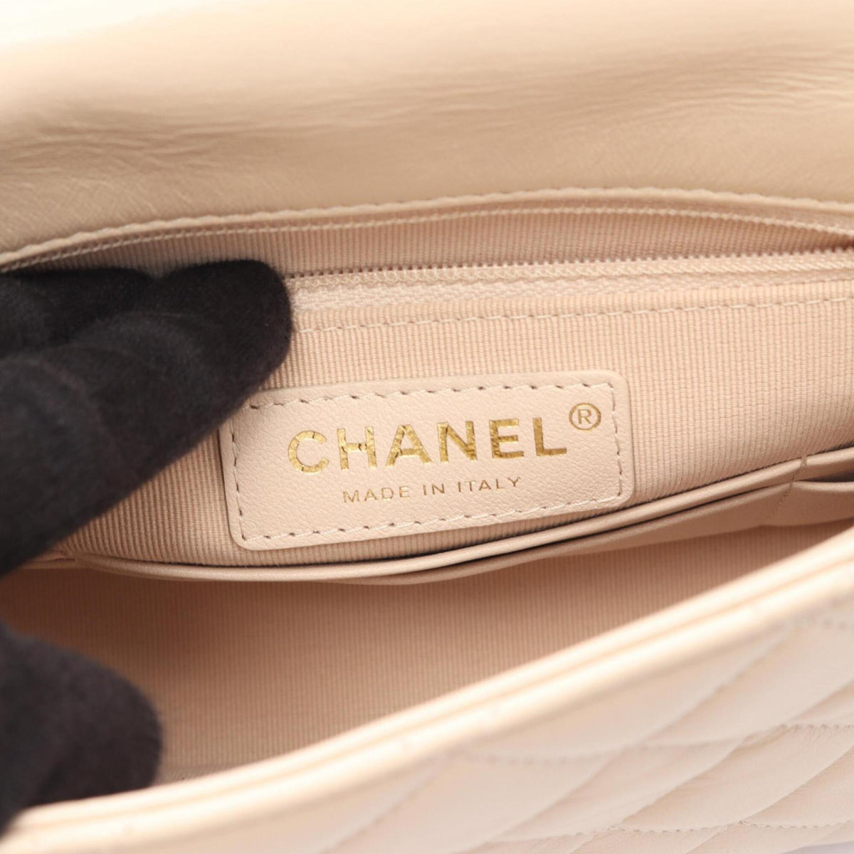 Chanel Beige Leather Handbag Shoulder Bag (Pre-Owned)