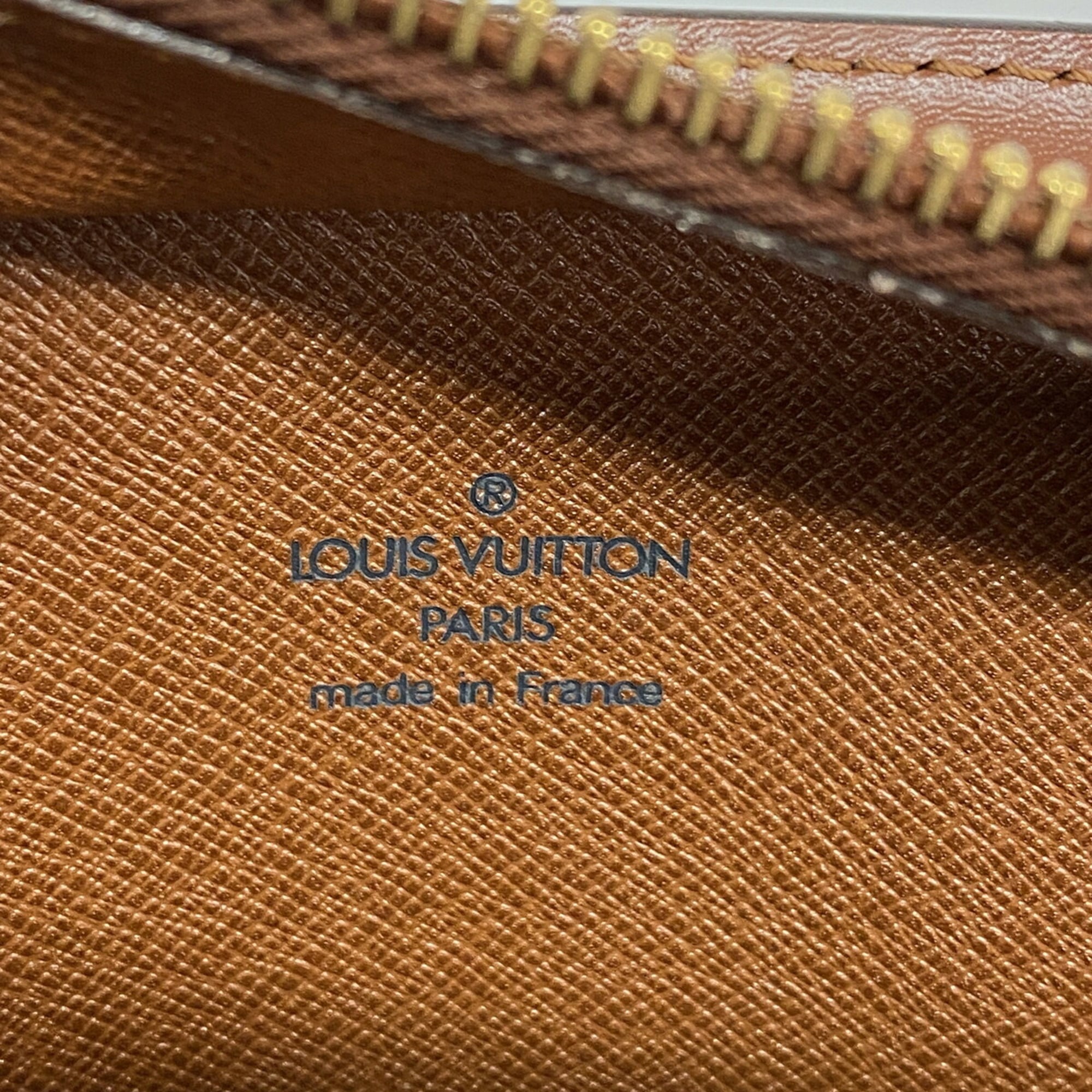 Louis Vuitton Brown Clutch Bag (Pre-Owned)