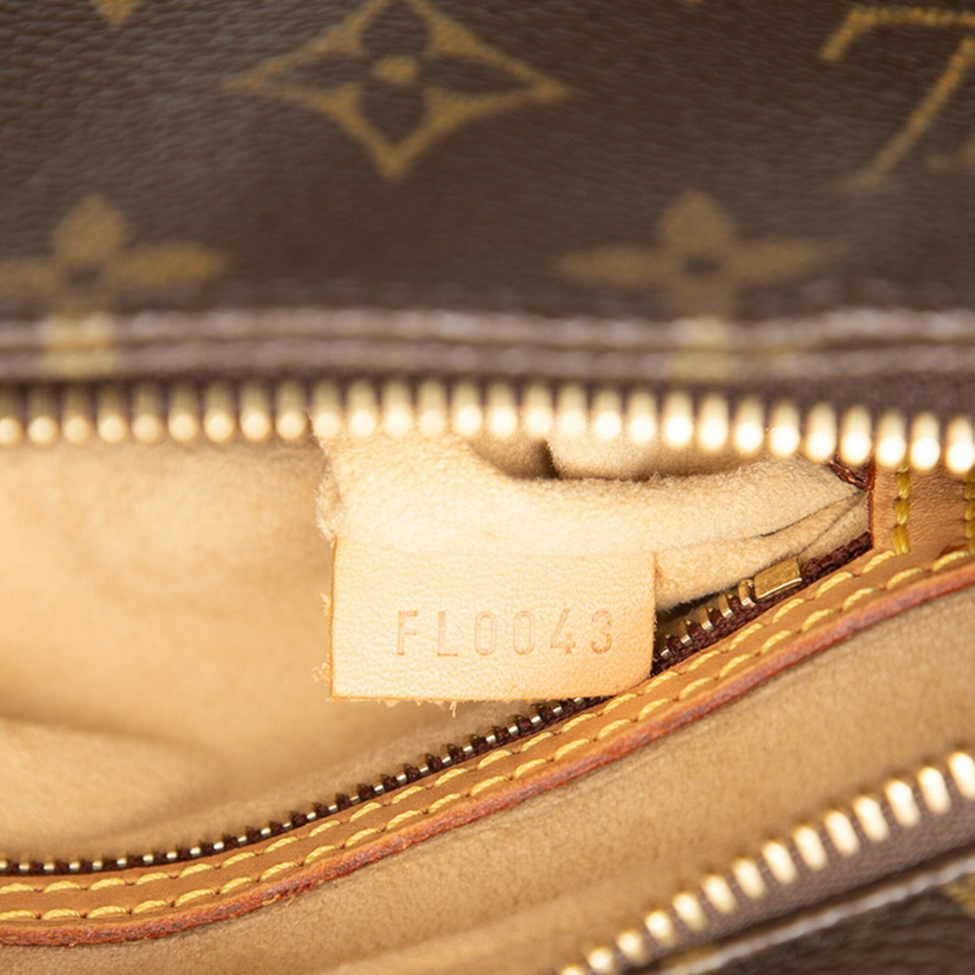 Louis Vuitton Brown Pvc Leather Handbag Shoulder Bag (Pre-Owned)