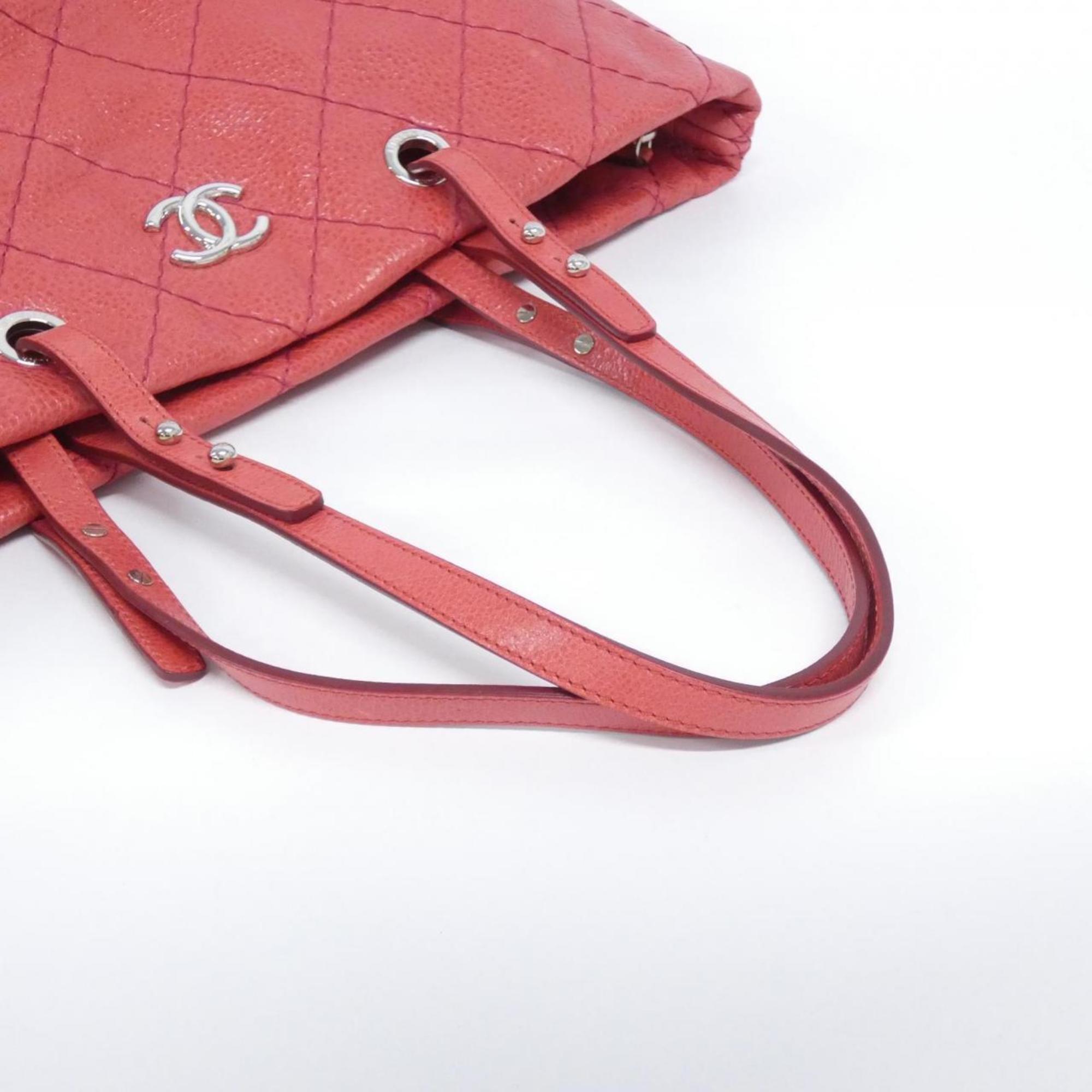 Chanel Pink Leather Handbag (Pre-Owned)
