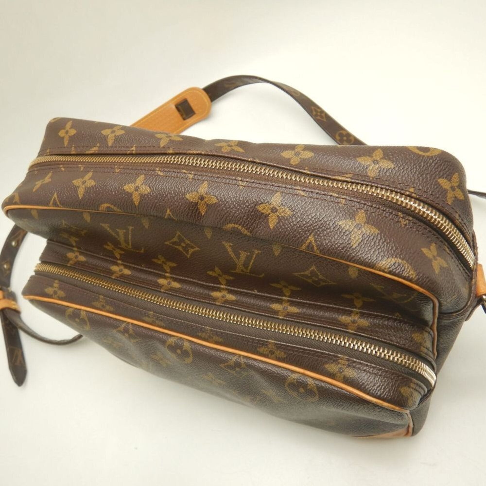 Louis Vuitton Monogram Brown Monogram Shoulder Bag (Pre-Owned)