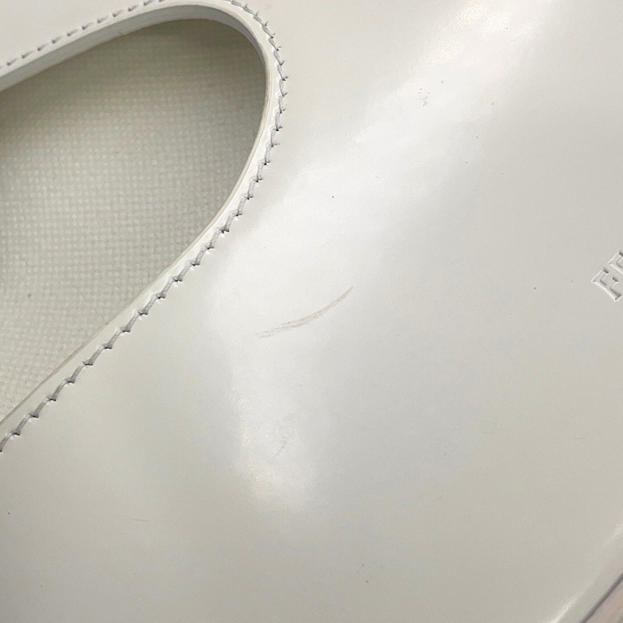 Salvatore Ferragamo White Canvas Handbag (Pre-Owned)