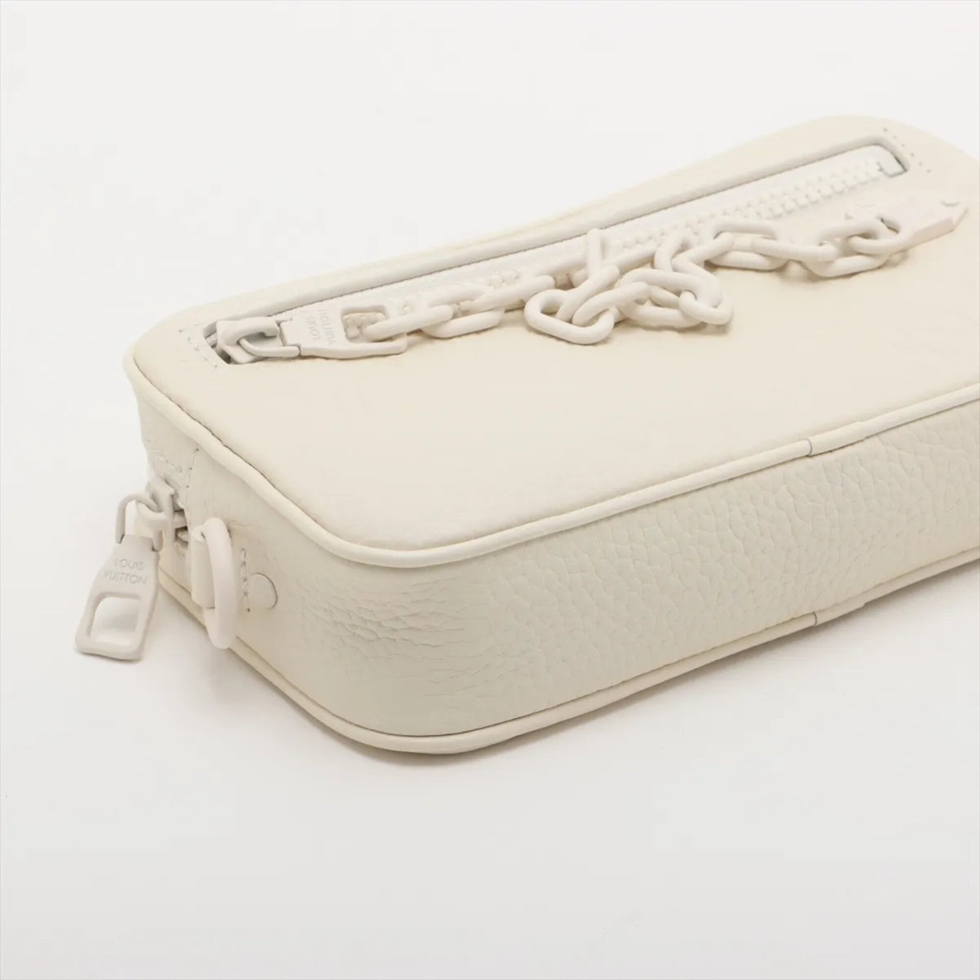 Louis Vuitton White Leather Clutch Bag Pochette (Pre-Owned)