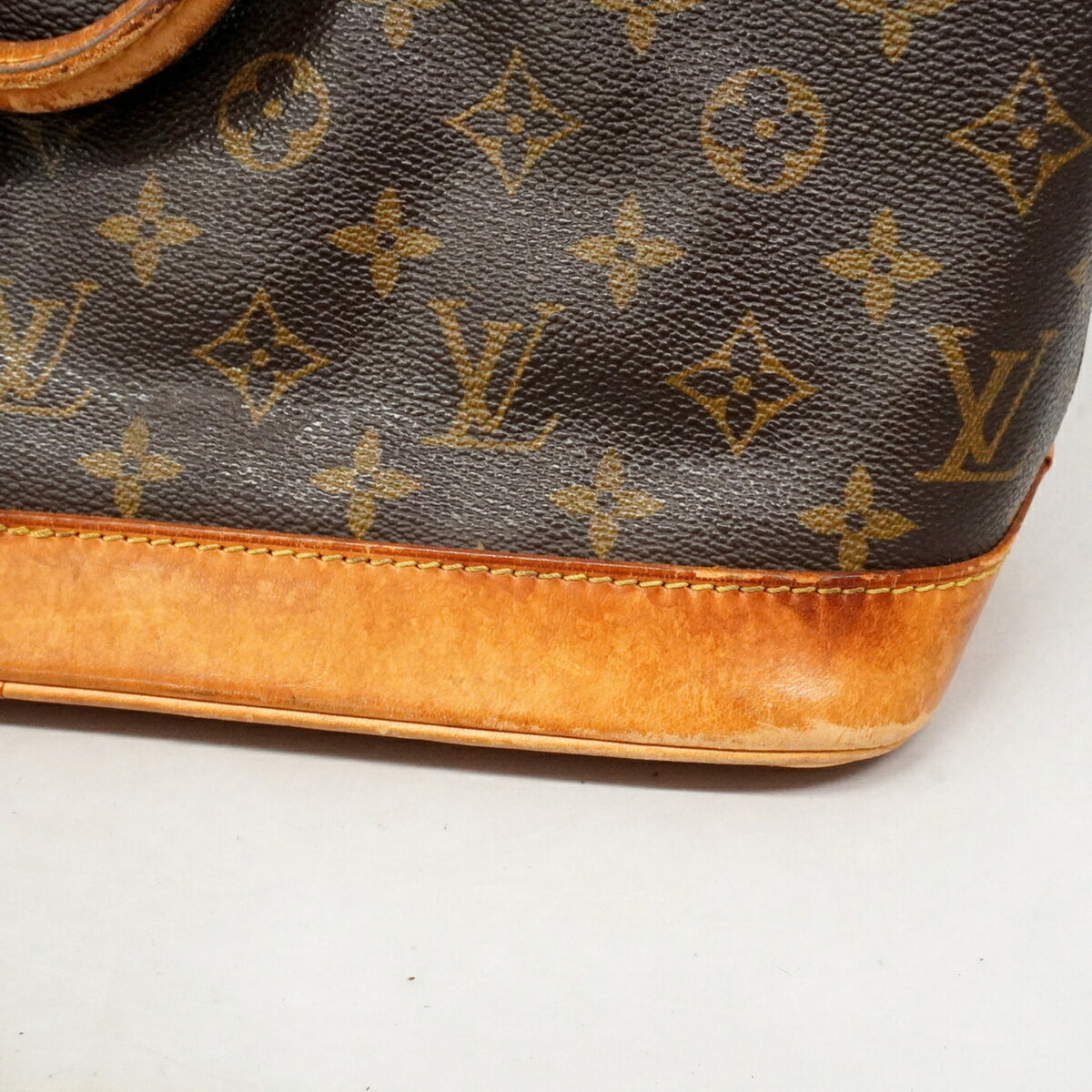 Louis Vuitton Brown Handbag (Pre-Owned)