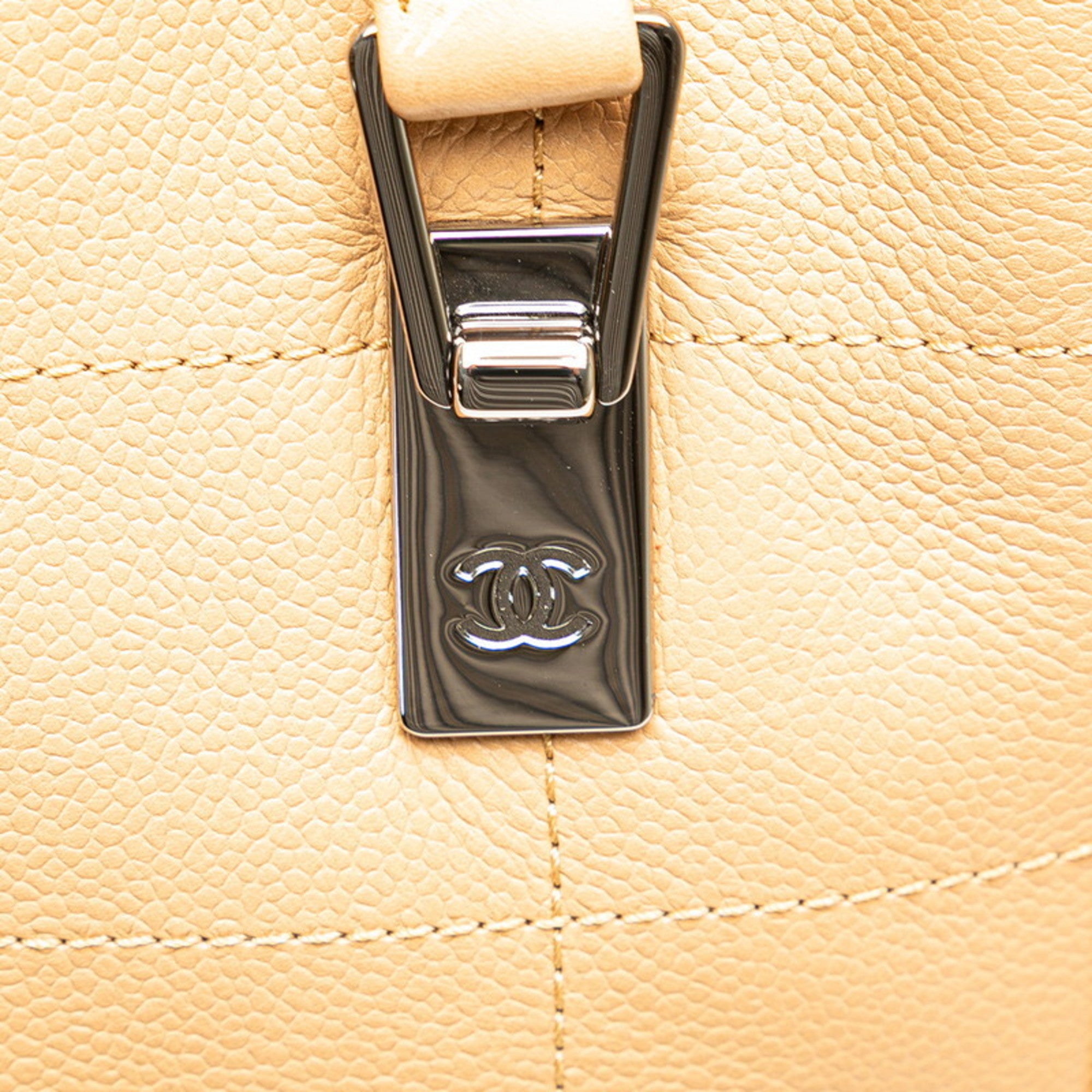 Chanel Beige Leather Handbag Tote Bag (Pre-Owned)