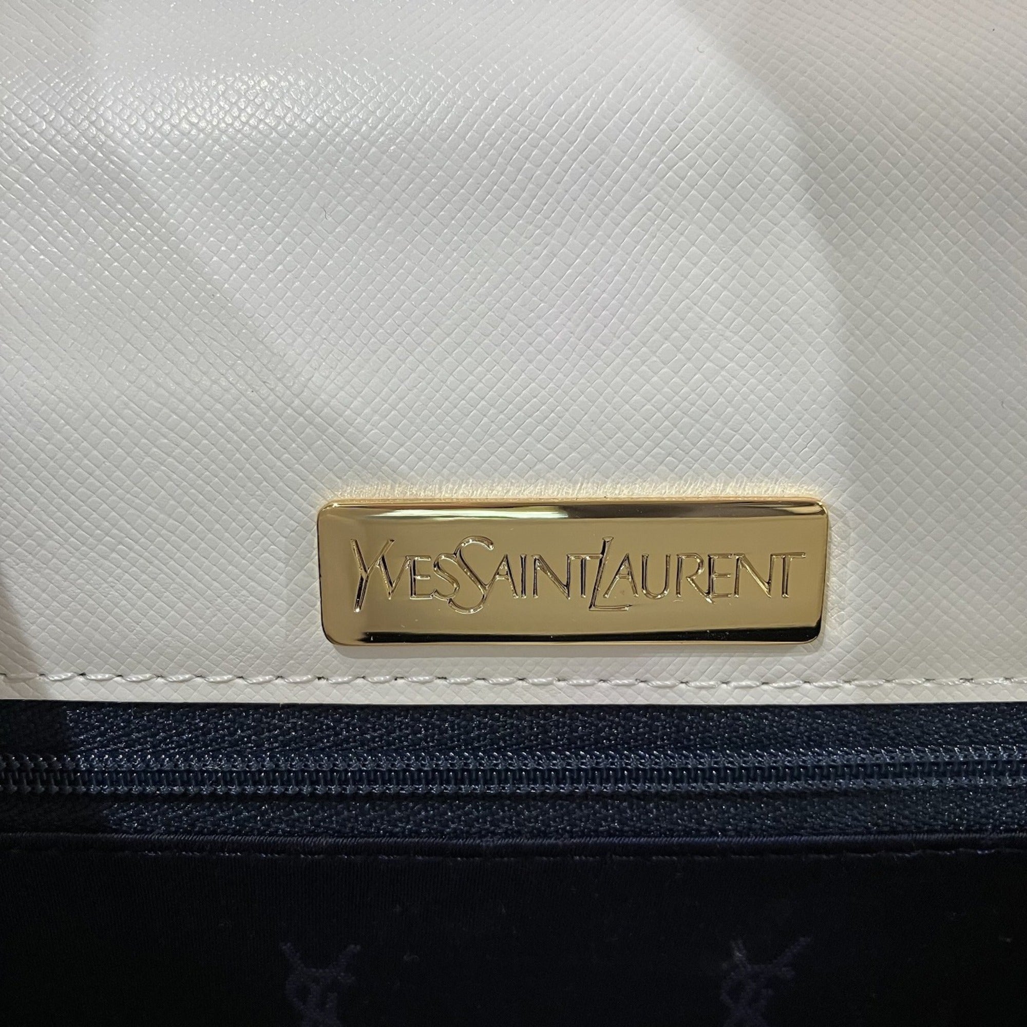 Yves Saint Laurent White Leather Handbag (Pre-Owned)