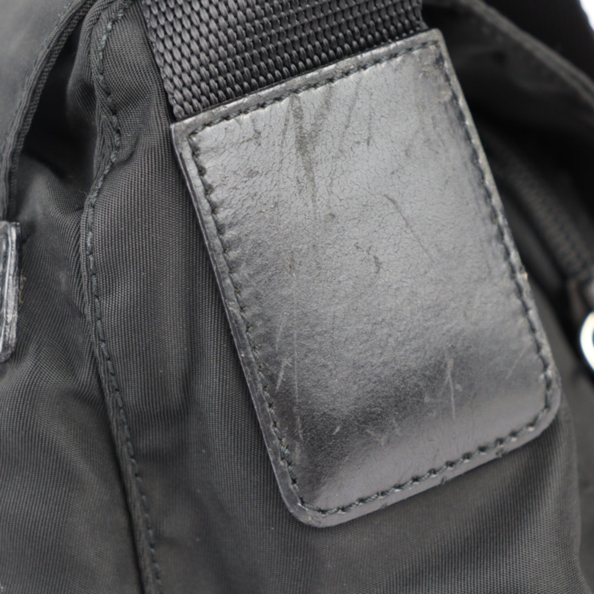 Prada Black Nylon Leather Messenger Bag Shoulder Bag (Pre-Owned)