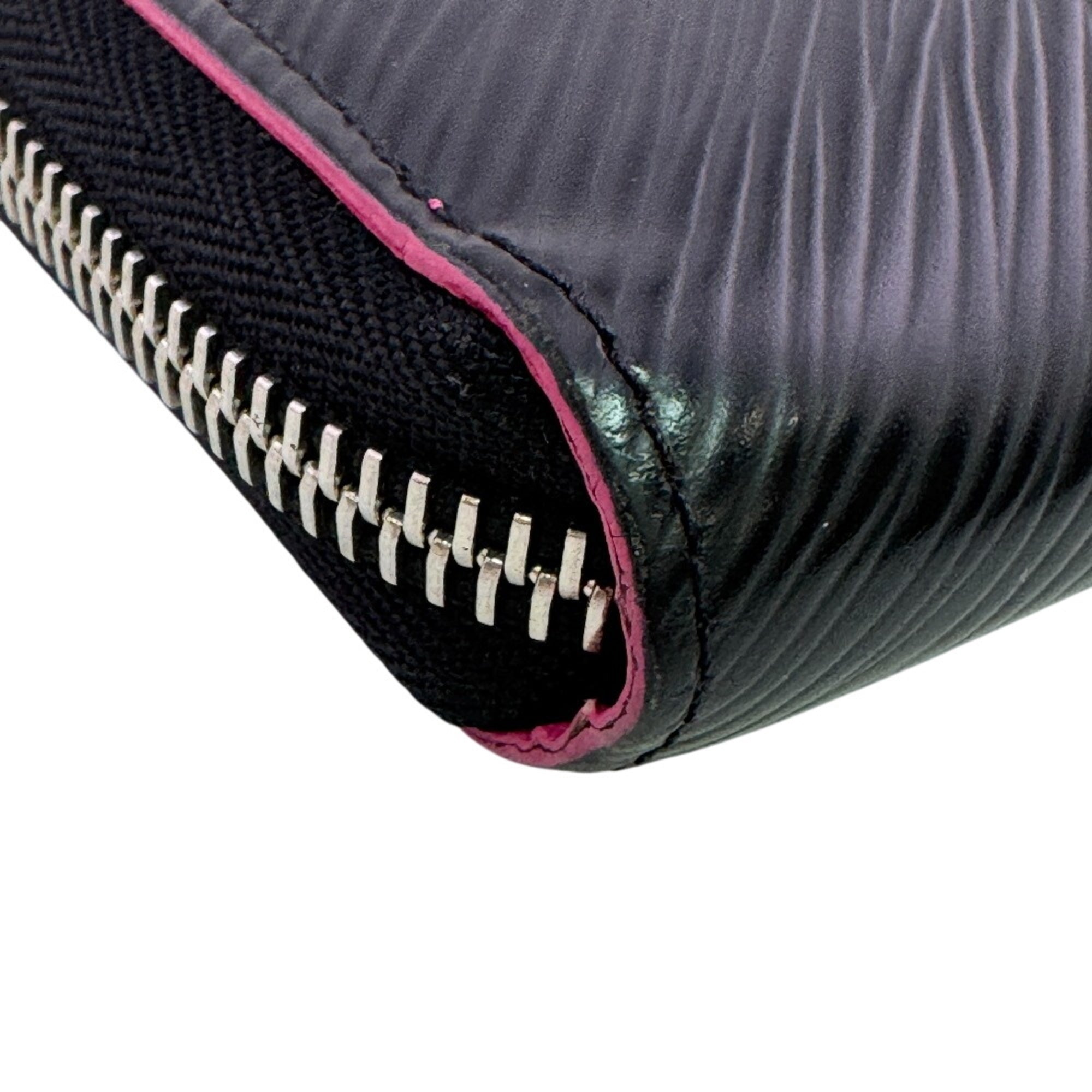 Louis Vuitton Black Leather (Pre-Owned)
