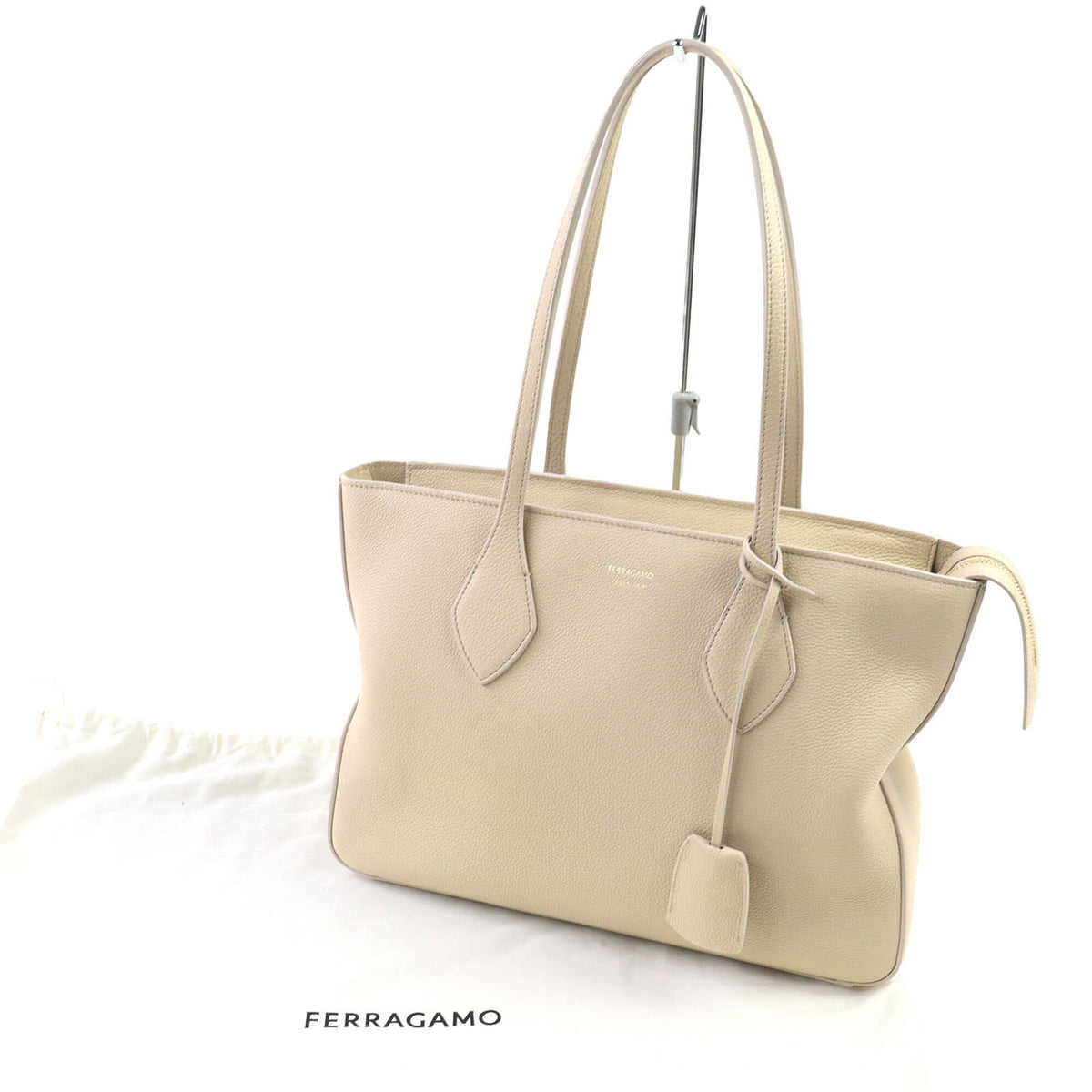 Salvatore Ferragamo Light Beige Leather Tote Bag (Pre-Owned)