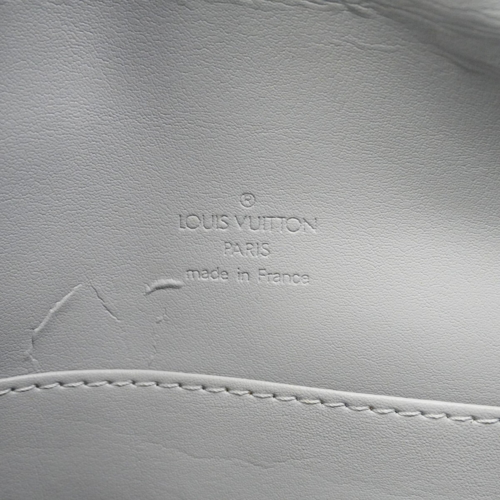 Louis Vuitton Gris Shoulder Bag (Pre-Owned)