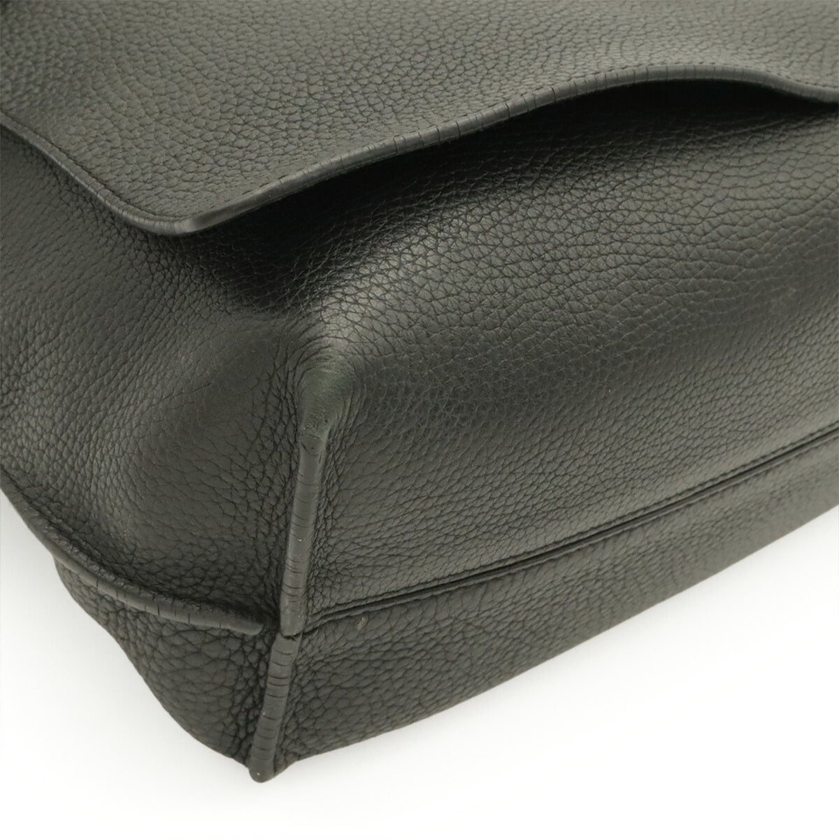 Loewe Black Leather Shoulder Bag (Pre-Owned)