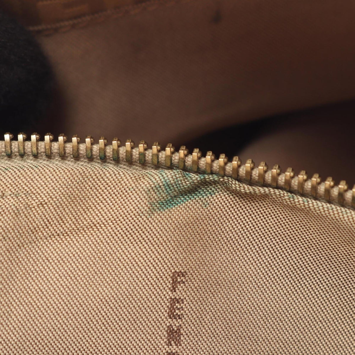 Fendi Beige Canvas Leather Handbag (Pre-Owned)