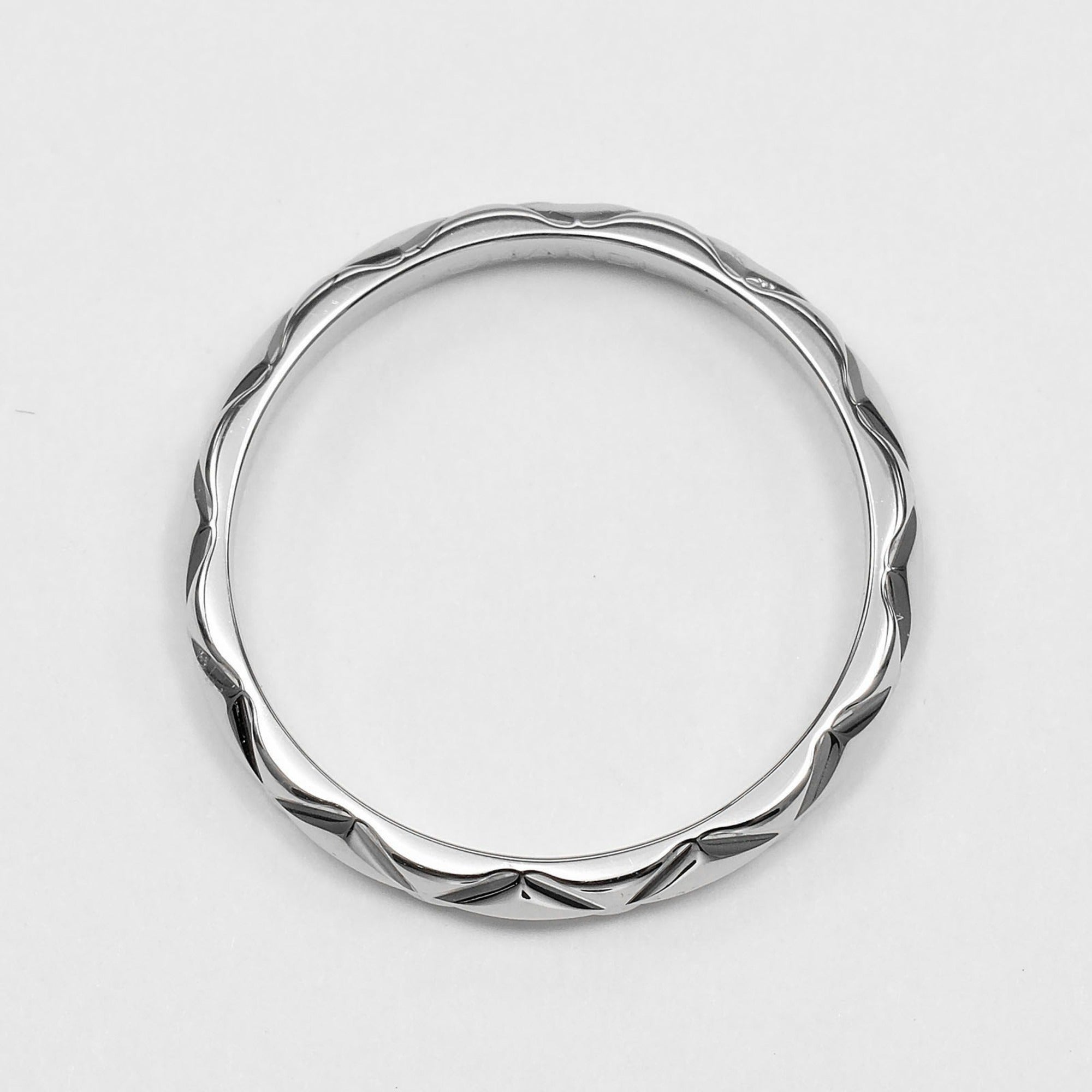 Chanel Platinum 950 Band Ring (Pre-Owned)