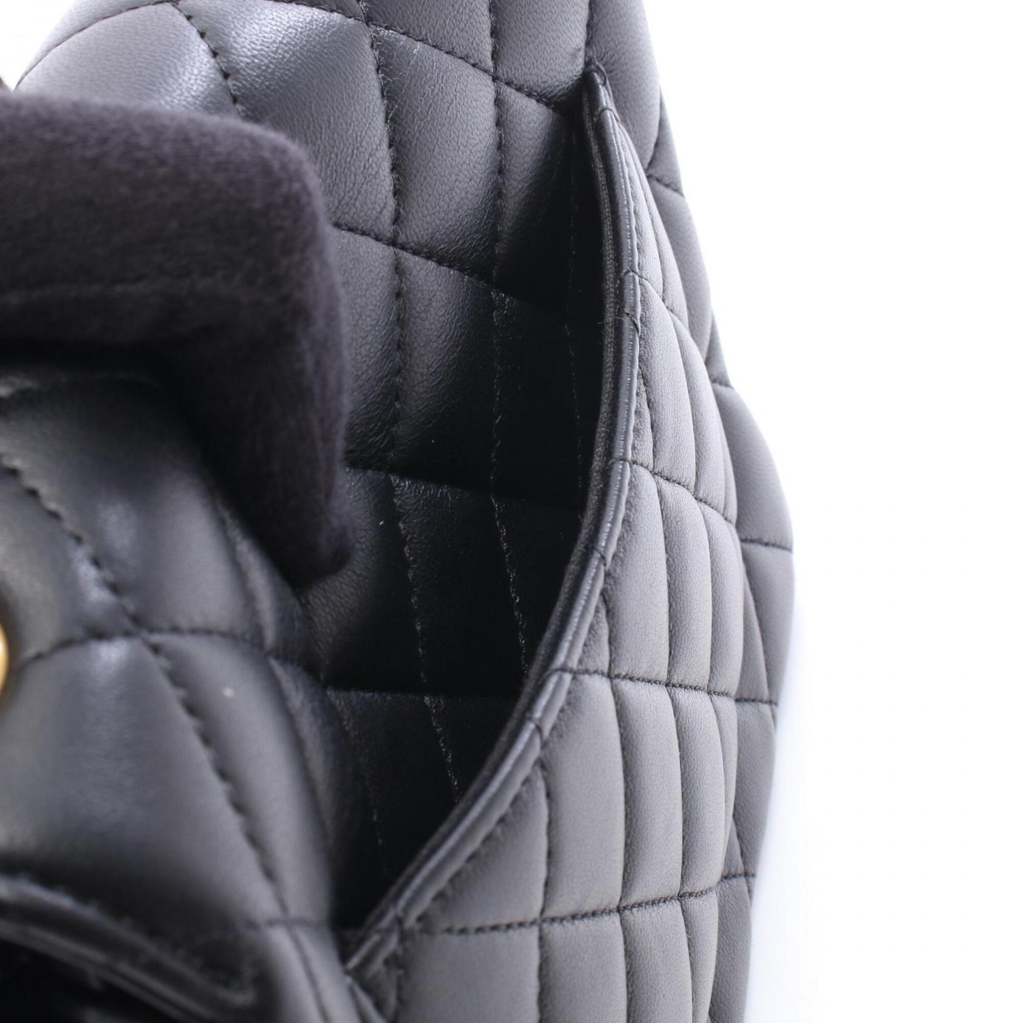Chanel Black Leather Shoulder Bag (Pre-Owned)