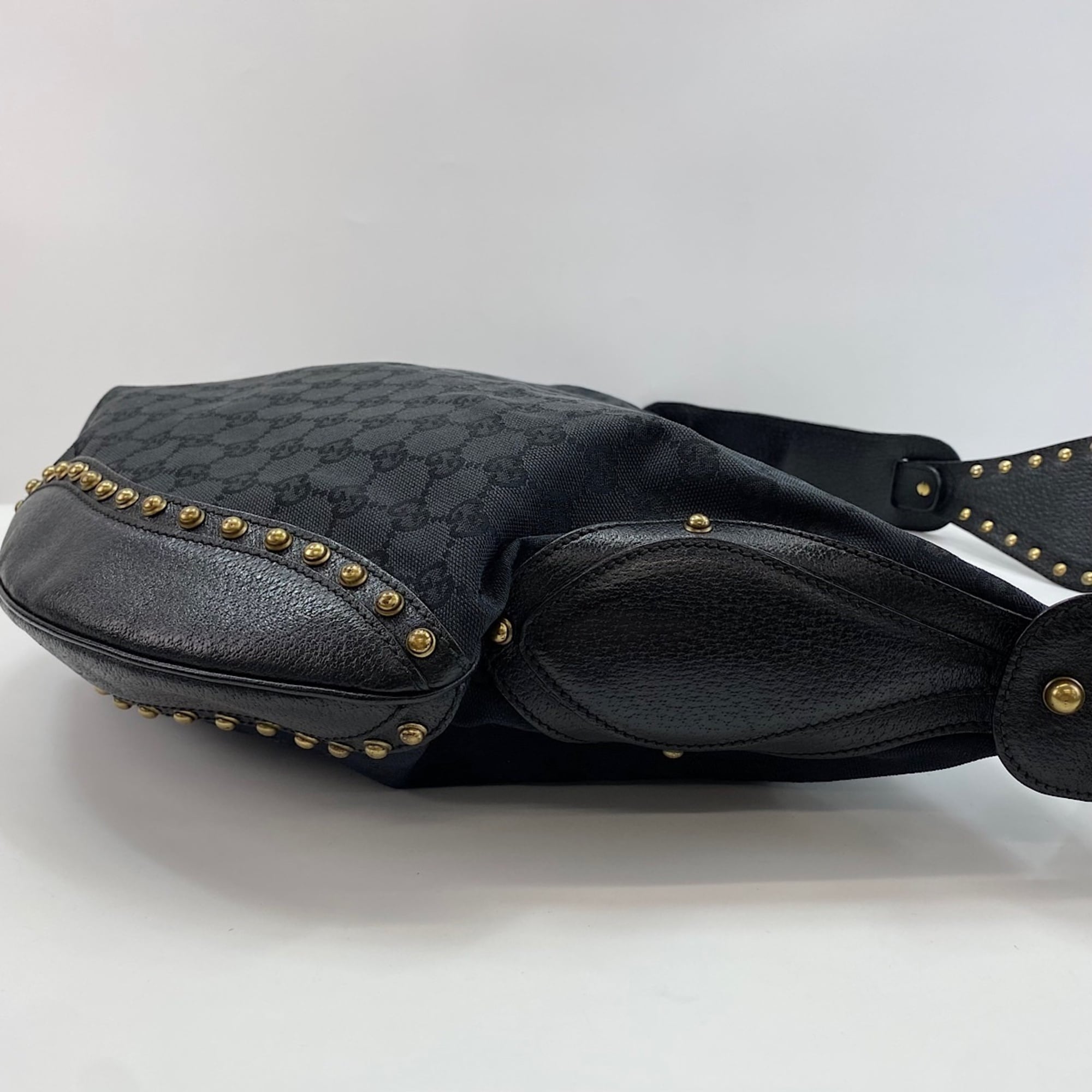 Gucci Black Shoulder Bag (Pre-Owned)